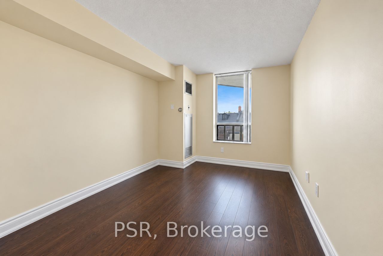 185 Robinson Street 312 Property Photo 20