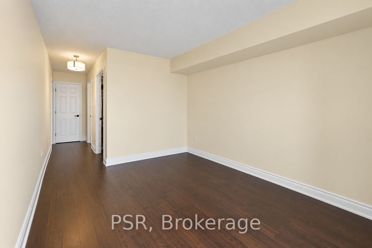 185 Robinson Street 312 Property Photo 21