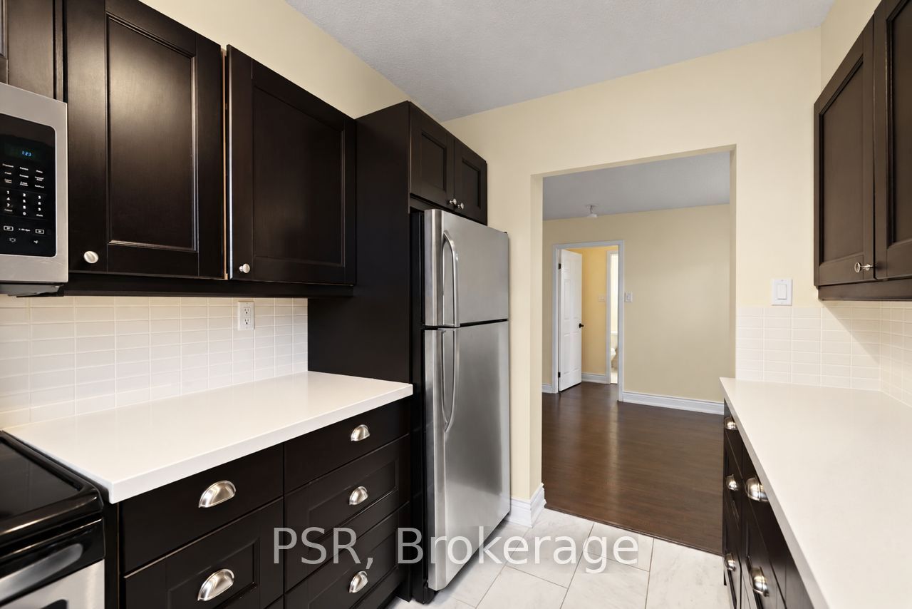 185 Robinson Street 312 Property Photo 26