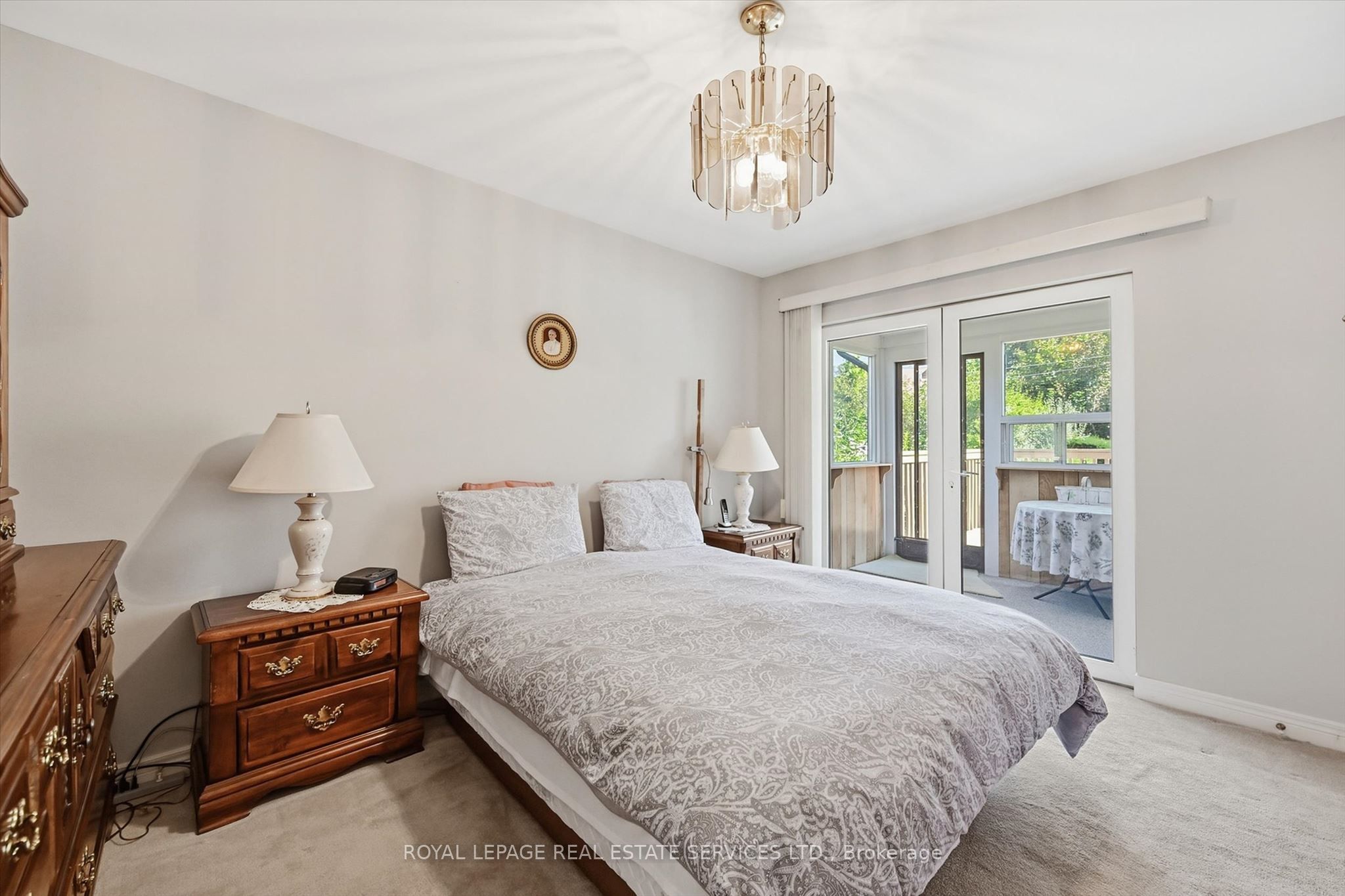 305 Queen Mary Drive Property Photo 18