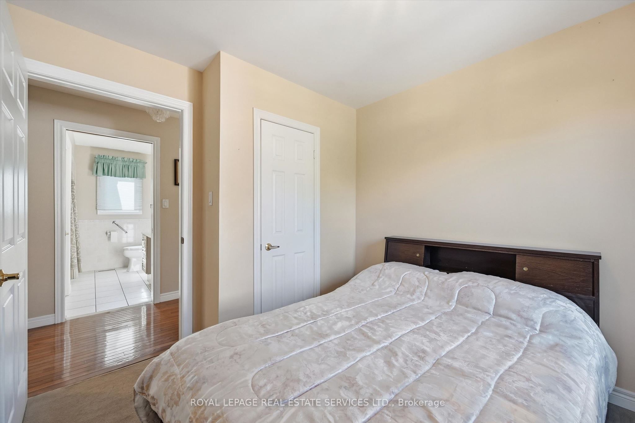305 Queen Mary Drive Property Photo 24