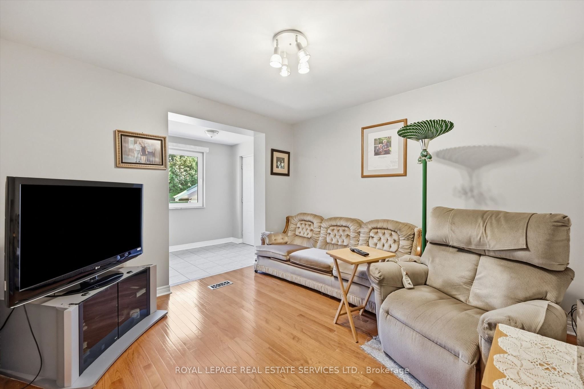 305 Queen Mary Drive Property Photo 25