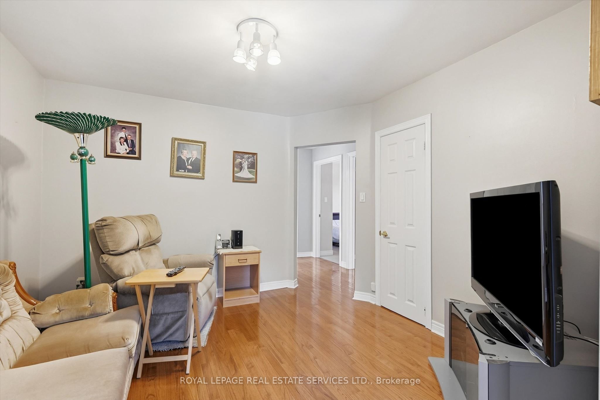 305 Queen Mary Drive Property Photo 26