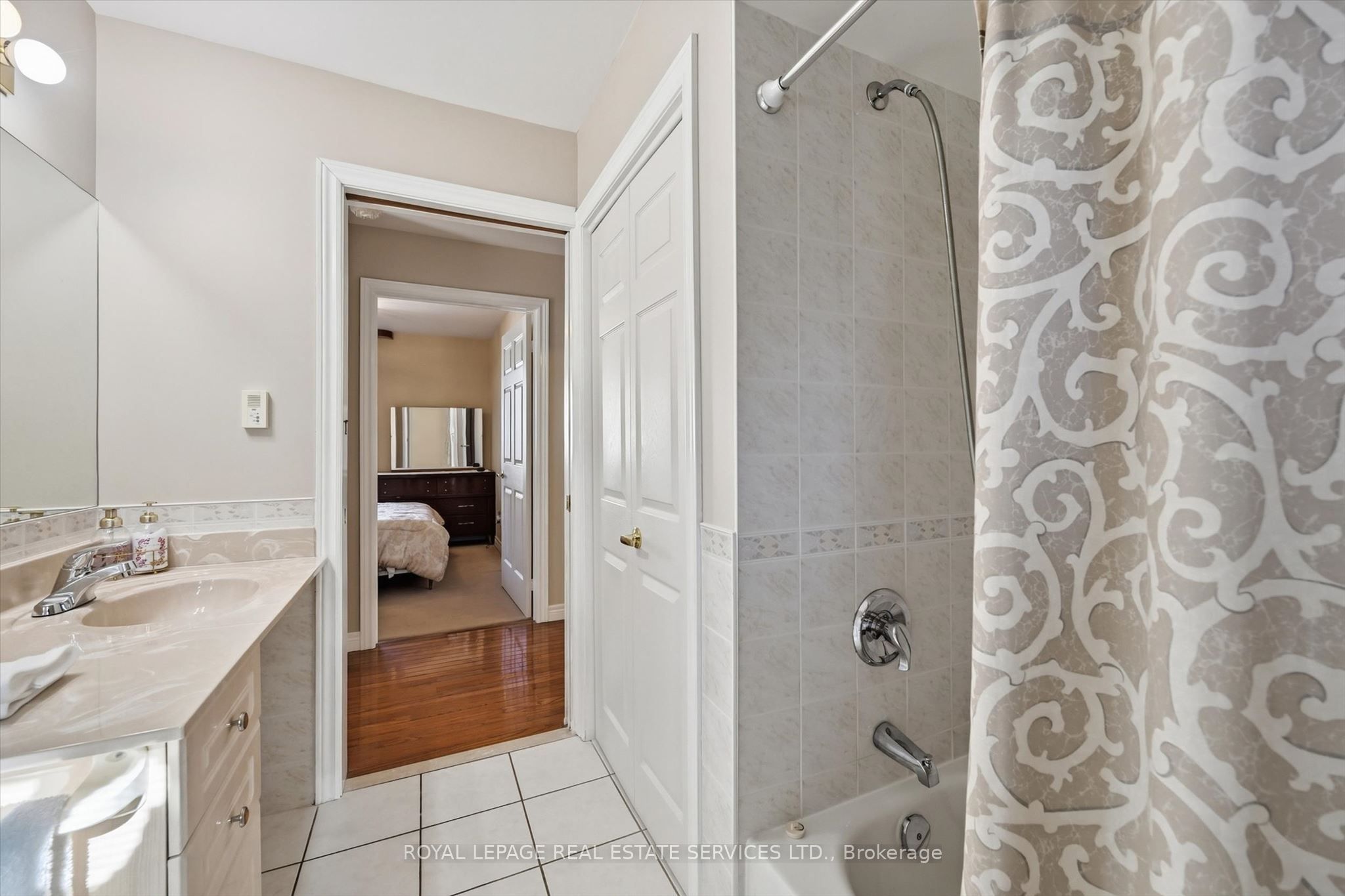 305 Queen Mary Drive Property Photo 29