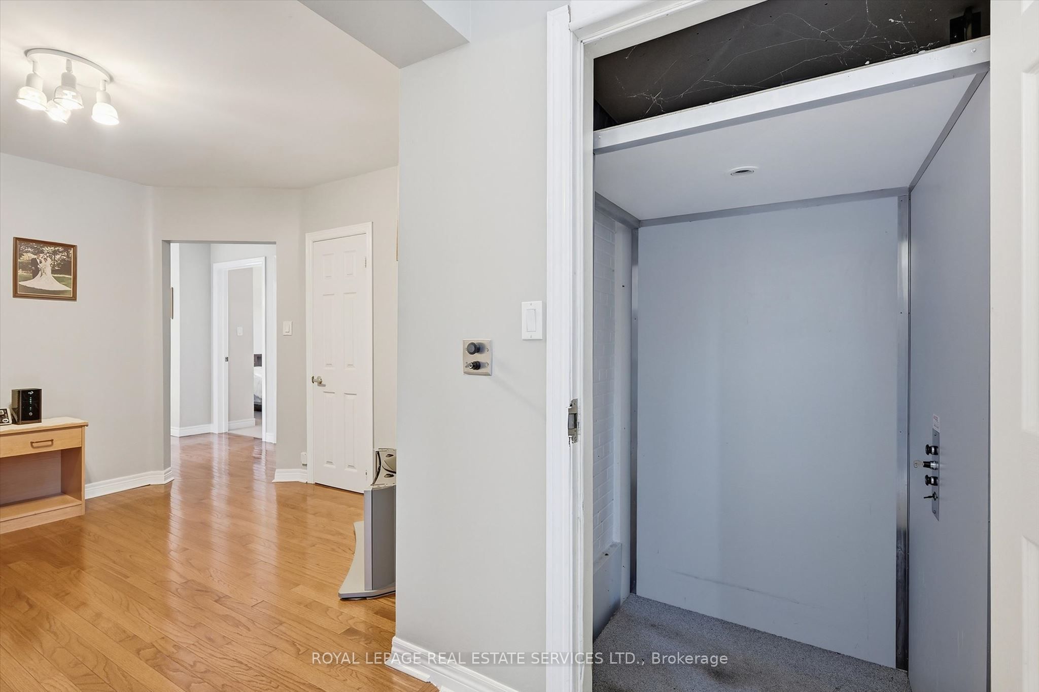305 Queen Mary Drive Property Photo 30