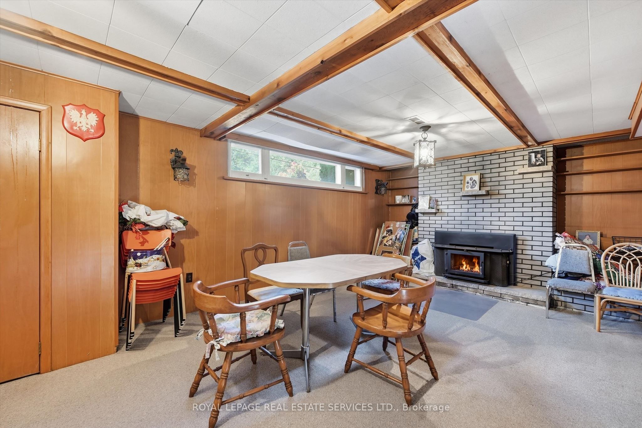 305 Queen Mary Drive Property Photo 32