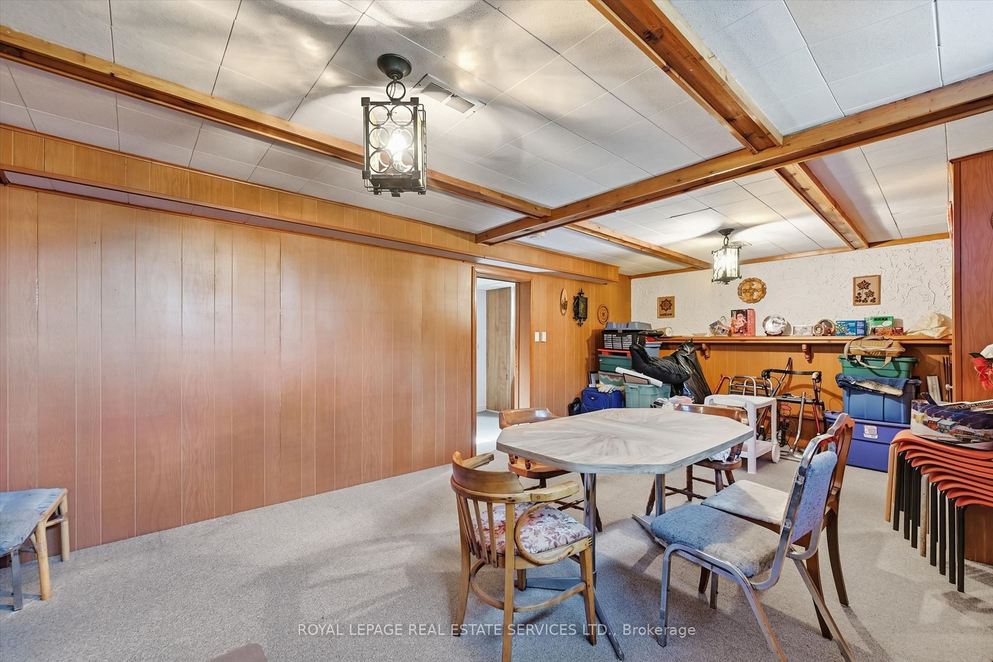 305 Queen Mary Drive Property Photo 33
