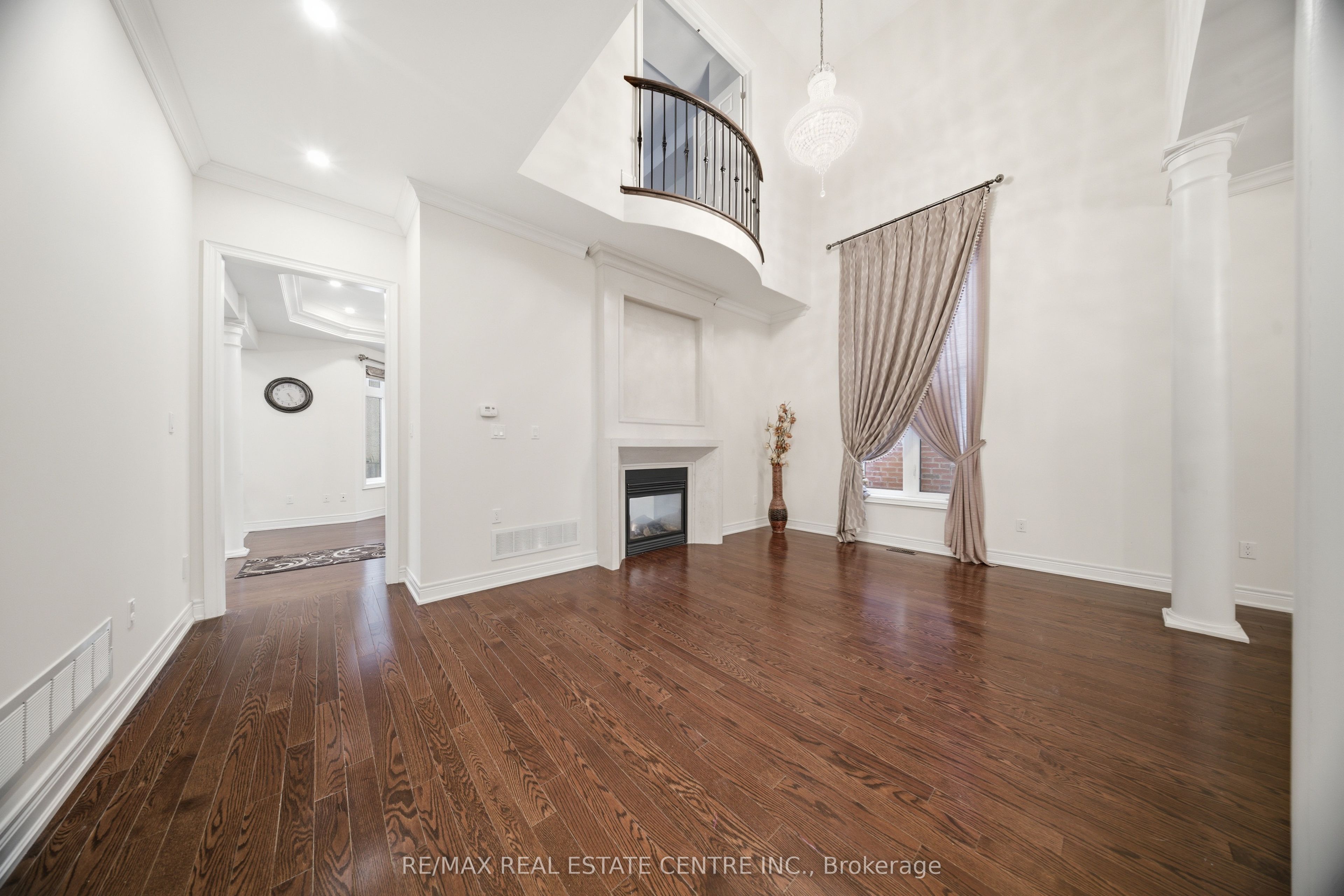 3290 Erin Centre Boulevard Property Photo 10