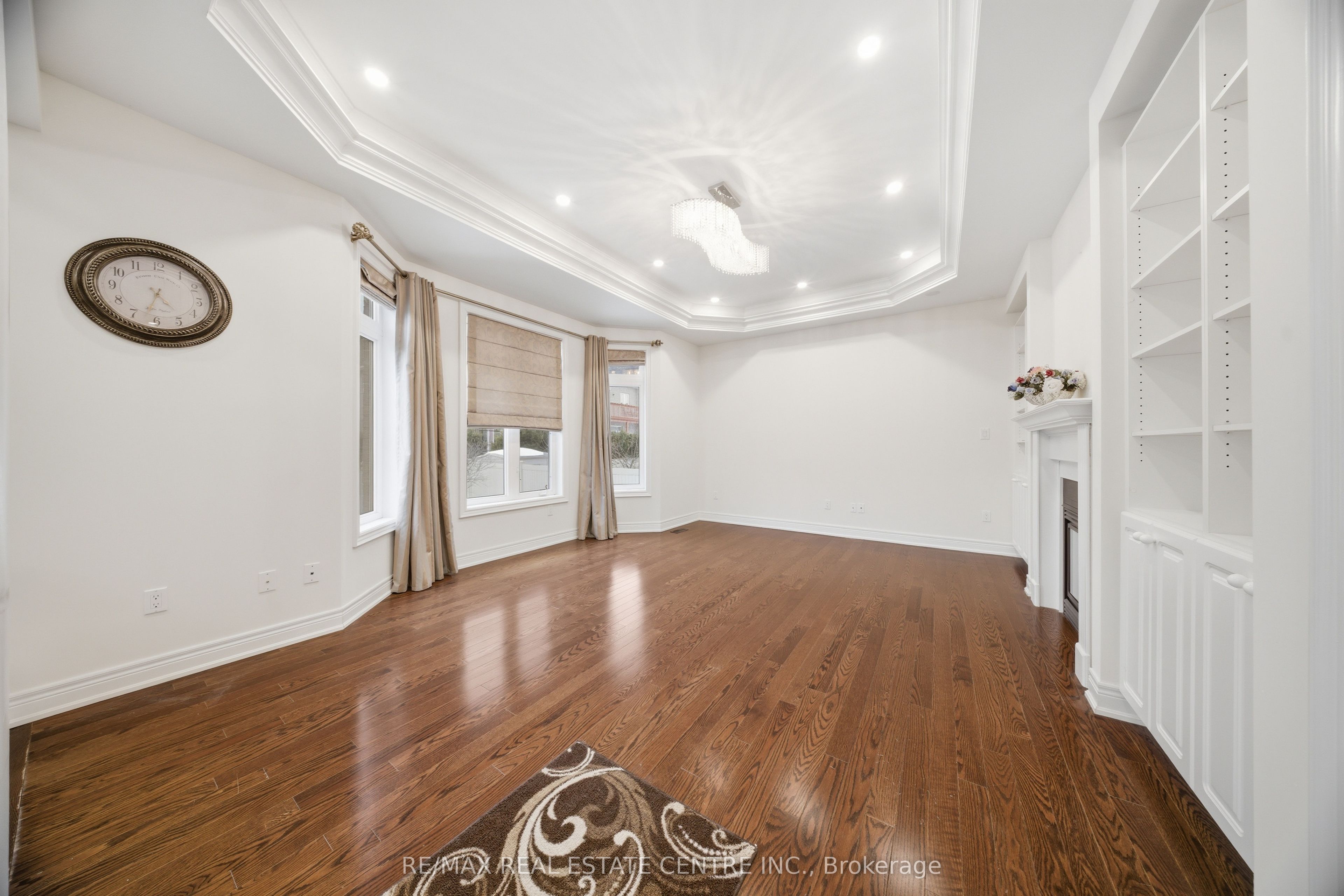 3290 Erin Centre Boulevard Property Photo 13