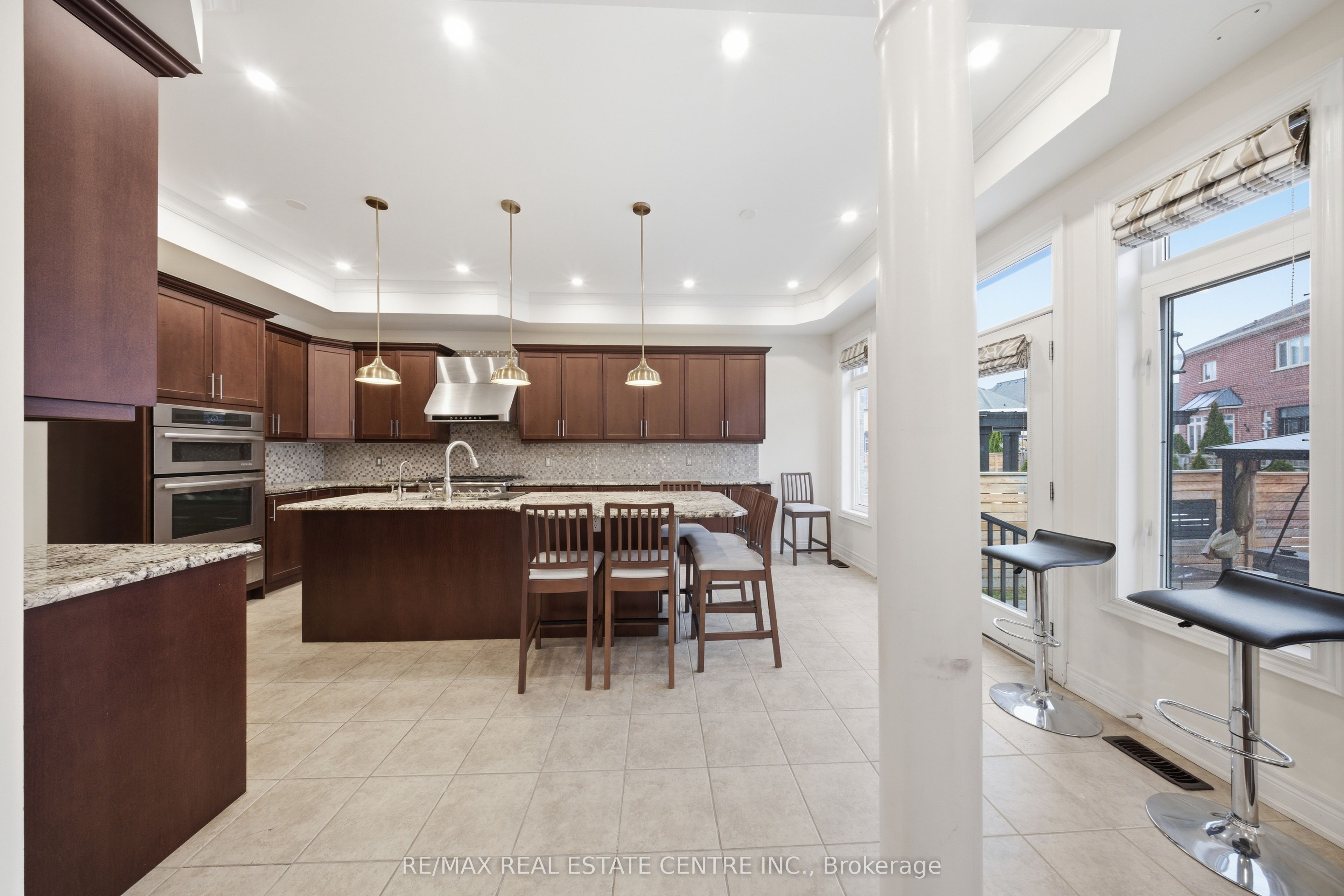 3290 Erin Centre Boulevard Property Photo 14