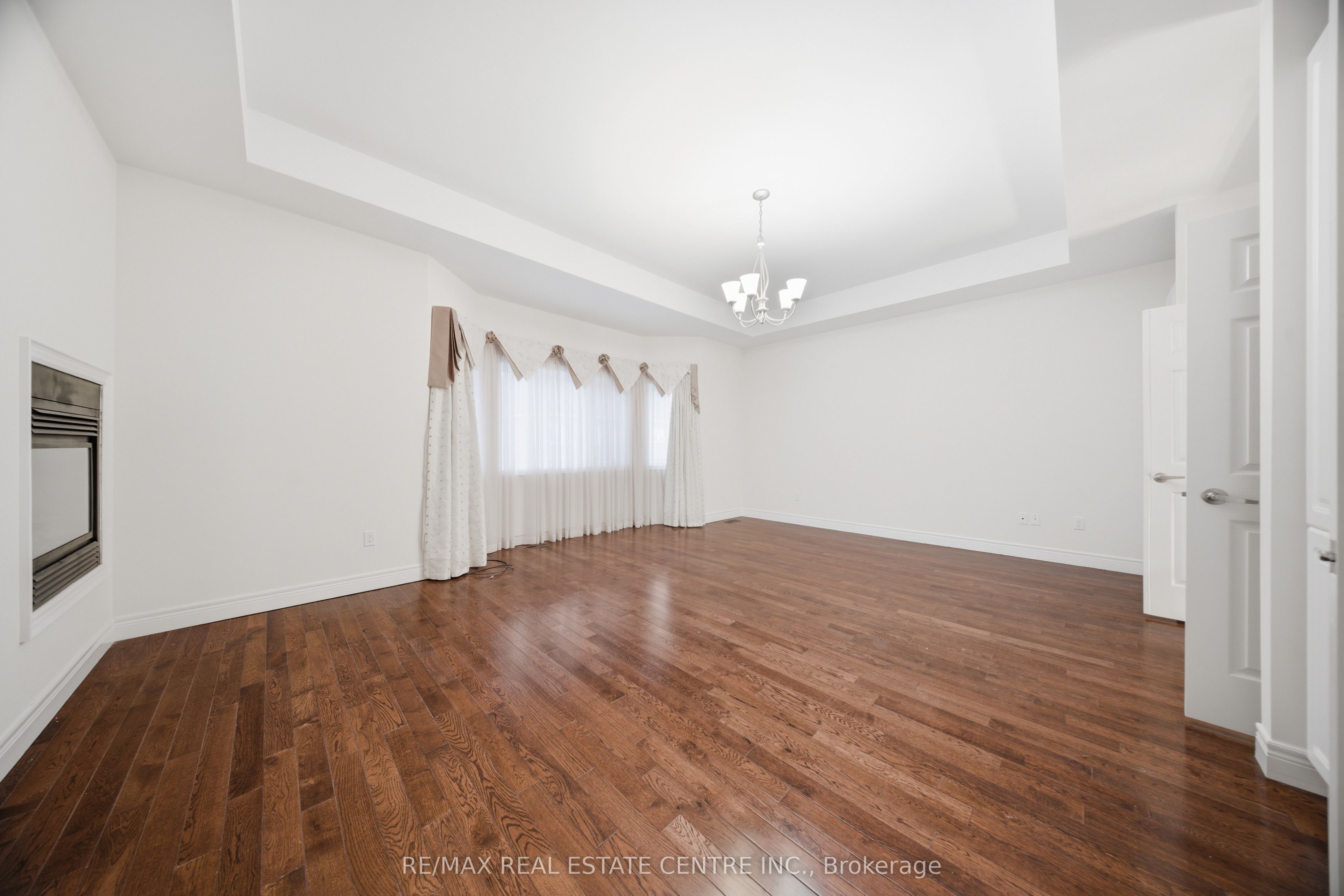 3290 Erin Centre Boulevard Property Photo 36
