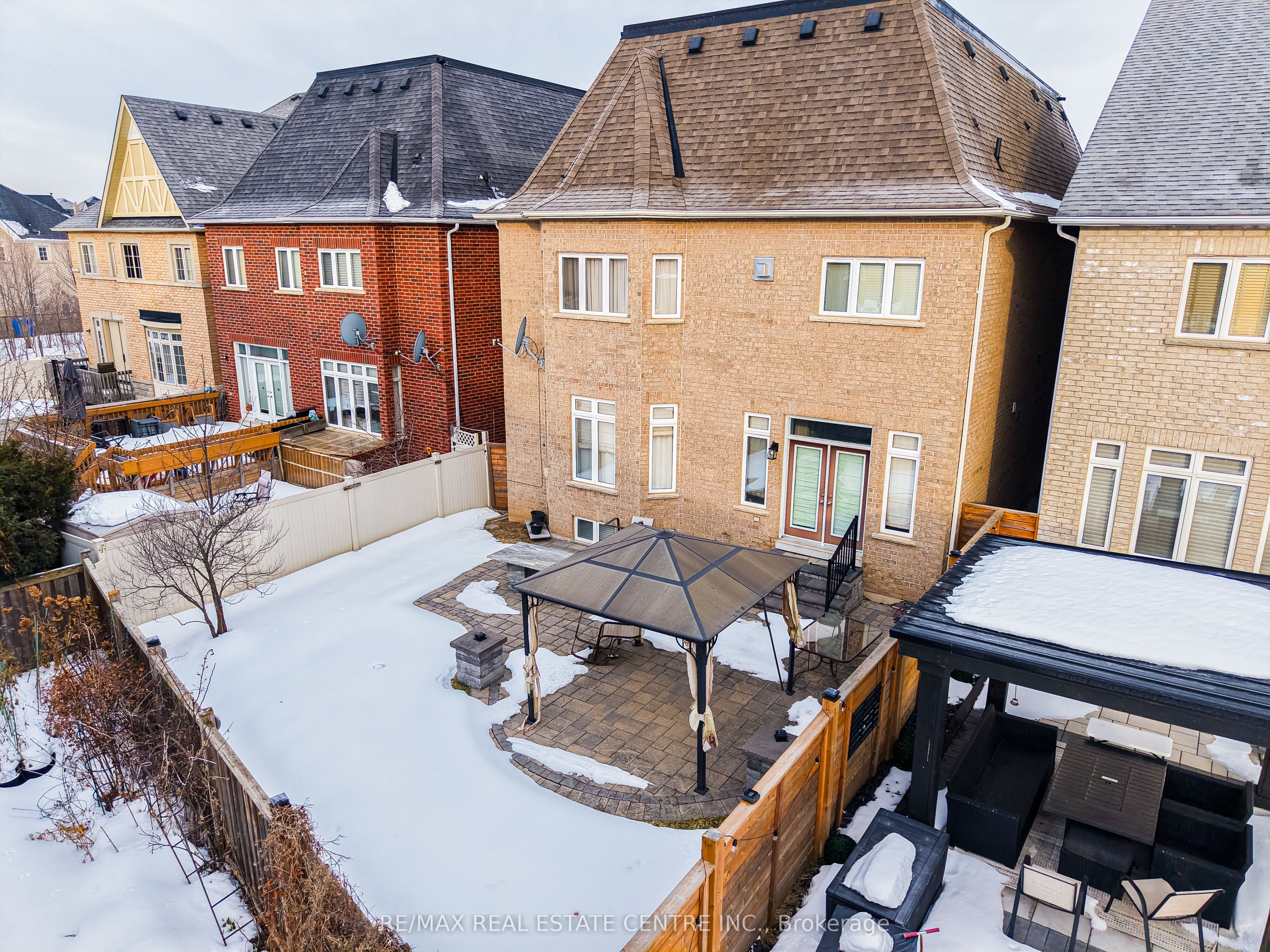 3290 Erin Centre Boulevard Property Photo 46
