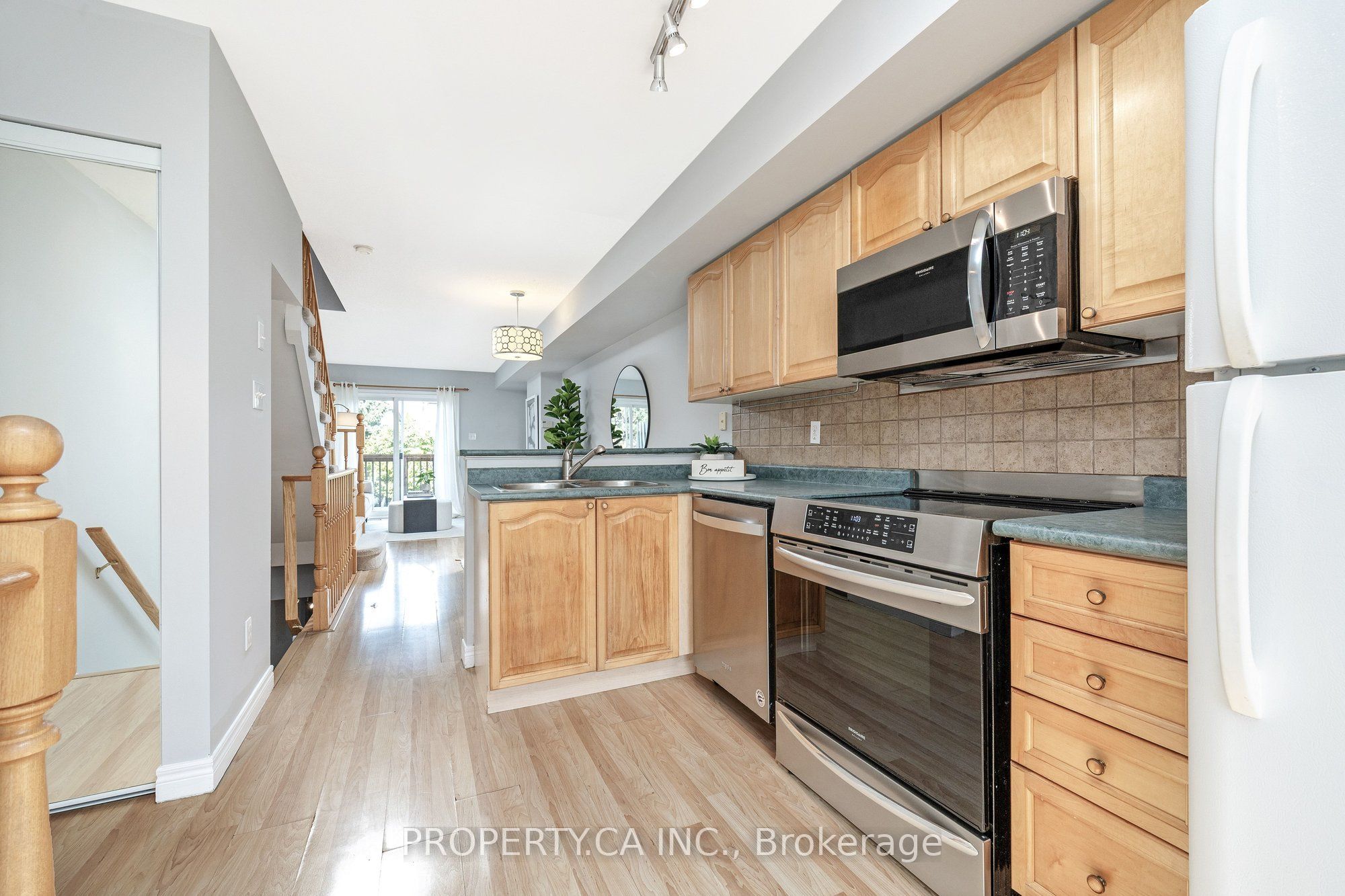 1751 Lampman Avenue 24 Property Photo 4