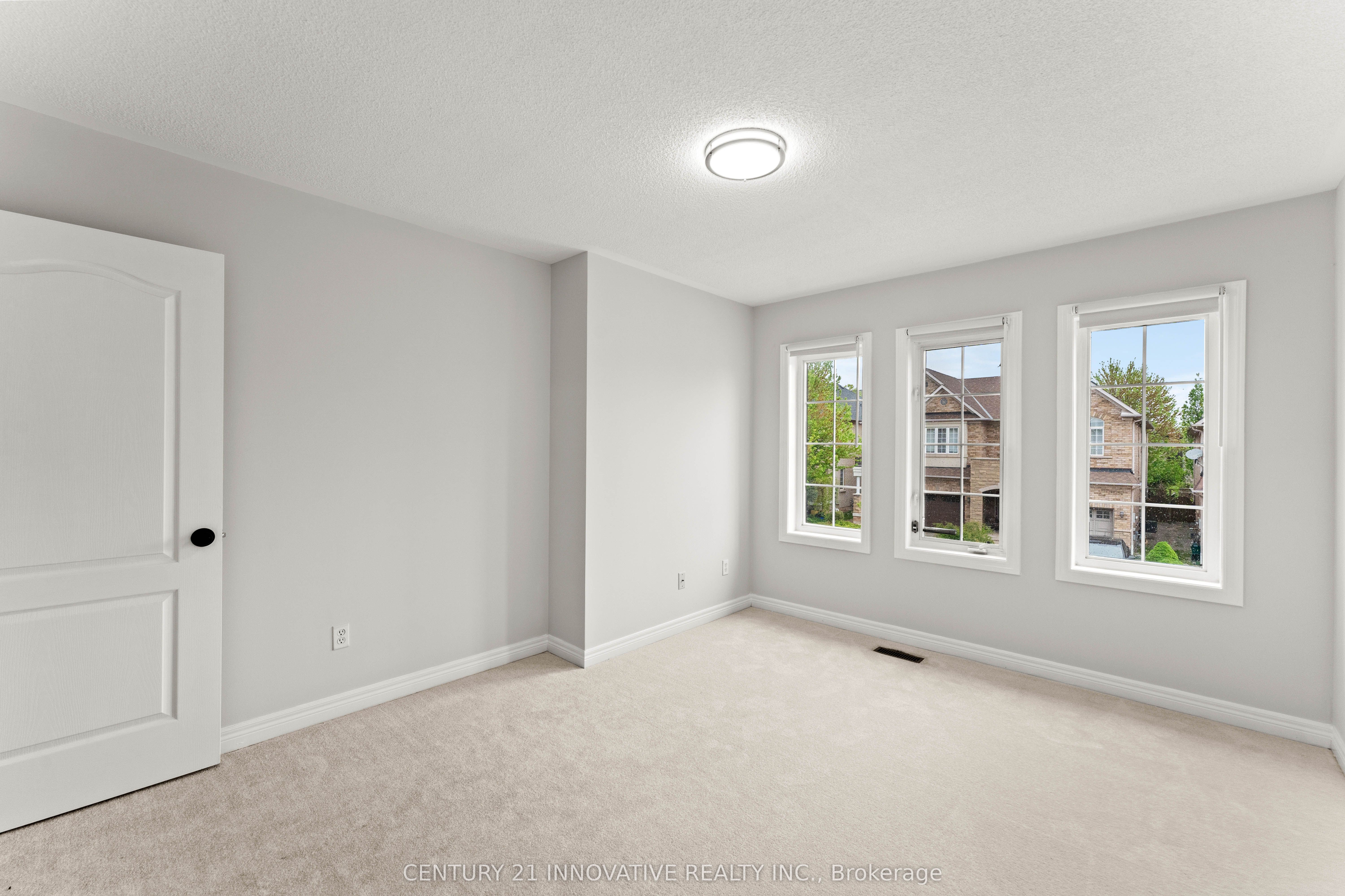 2442 Felhaber Crescent Property Photo 28