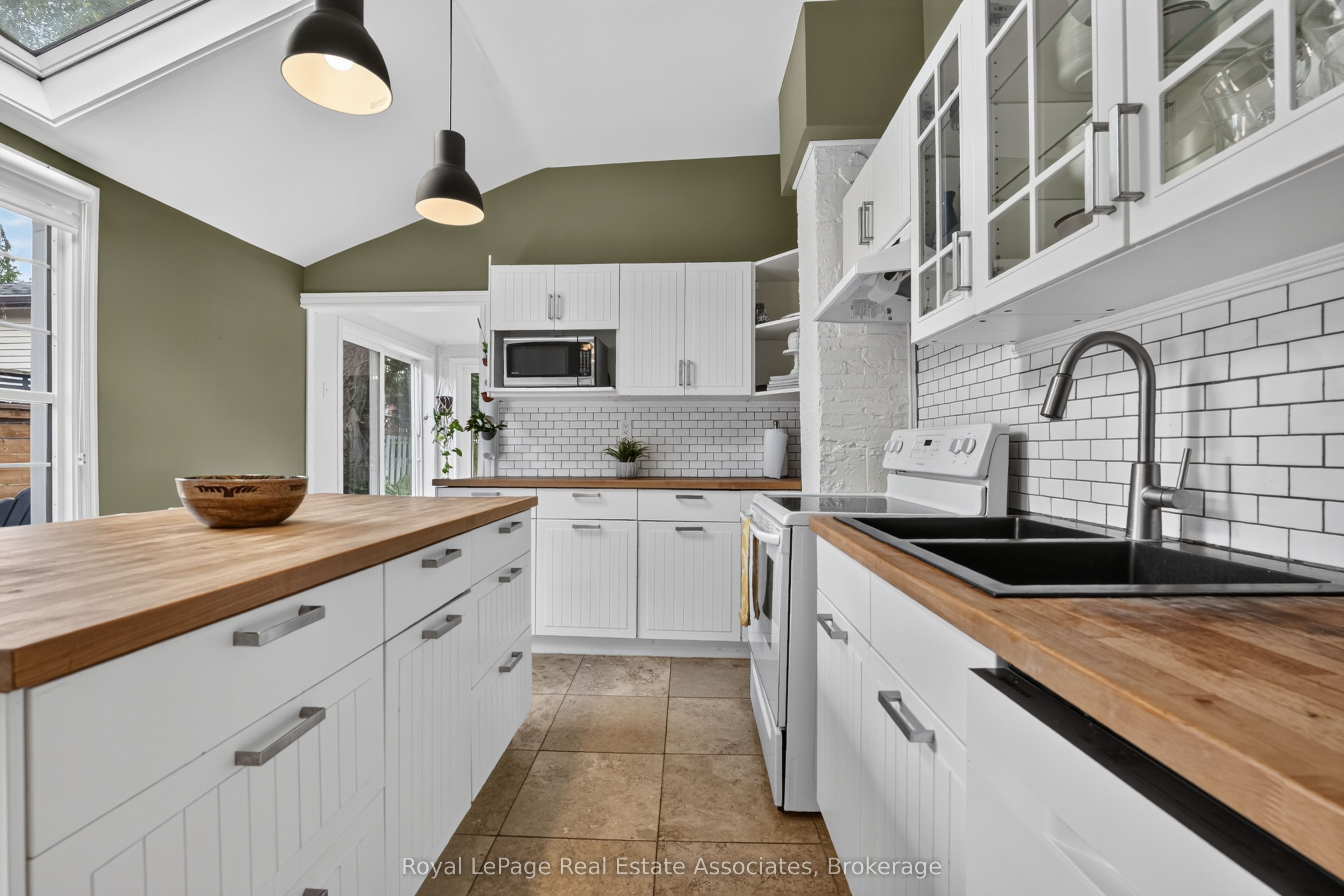 15 Charles Street Property Photo 15