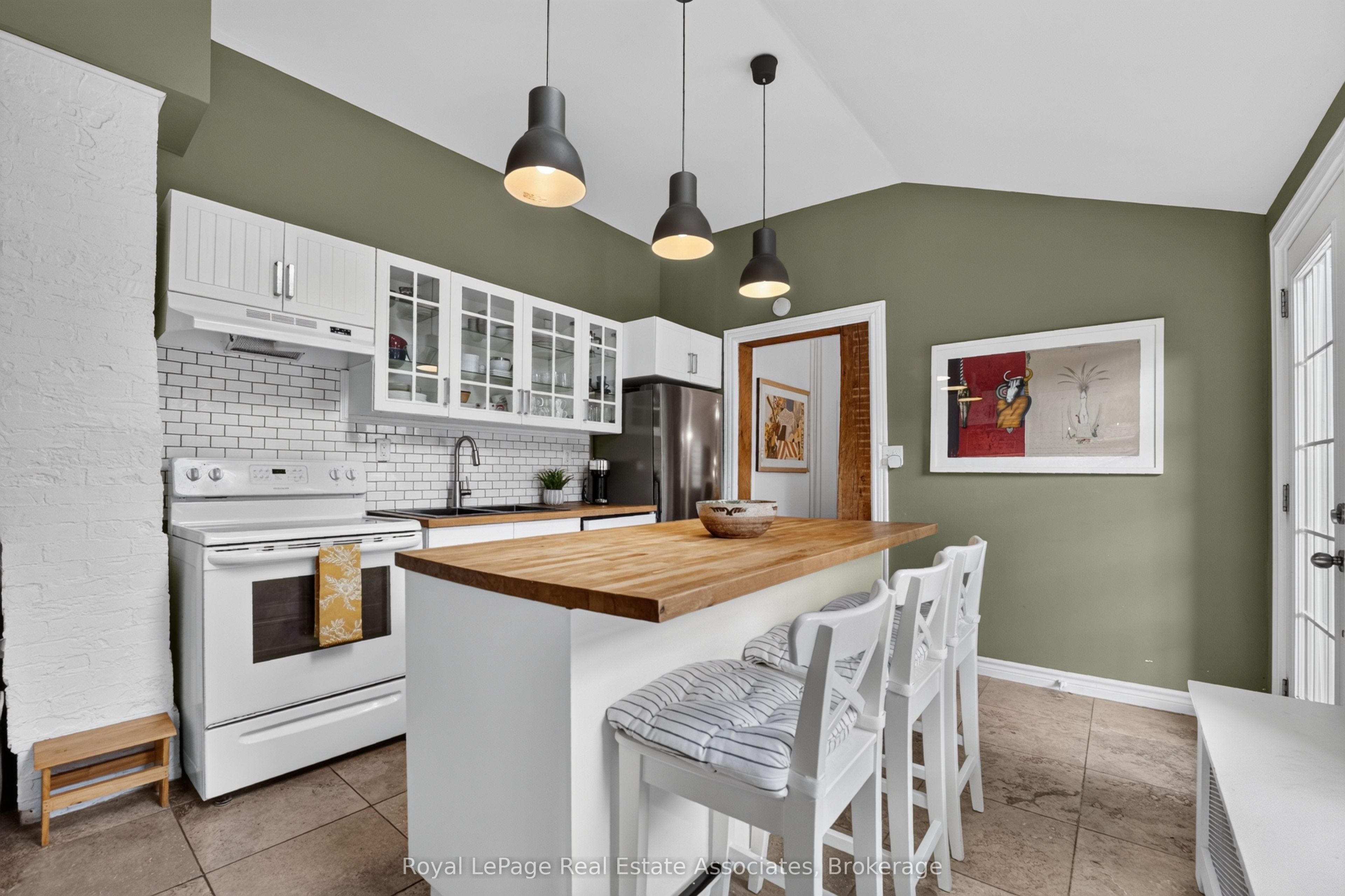 15 Charles Street Property Photo 16