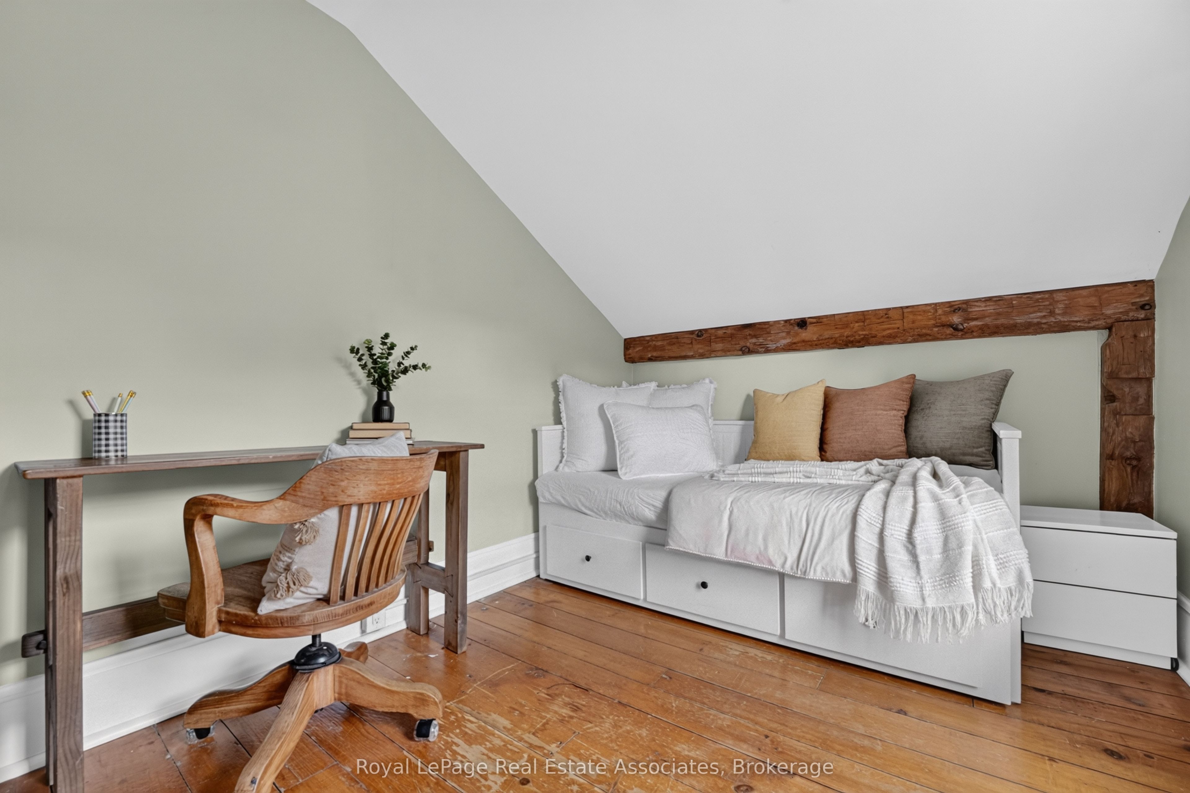 15 Charles Street Property Photo 37