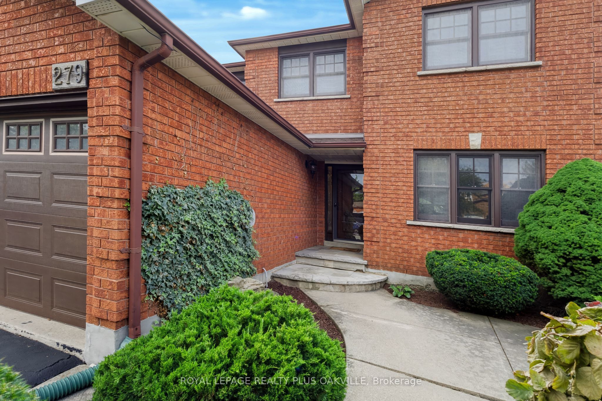 279 Hickory Circle Property Photo 4