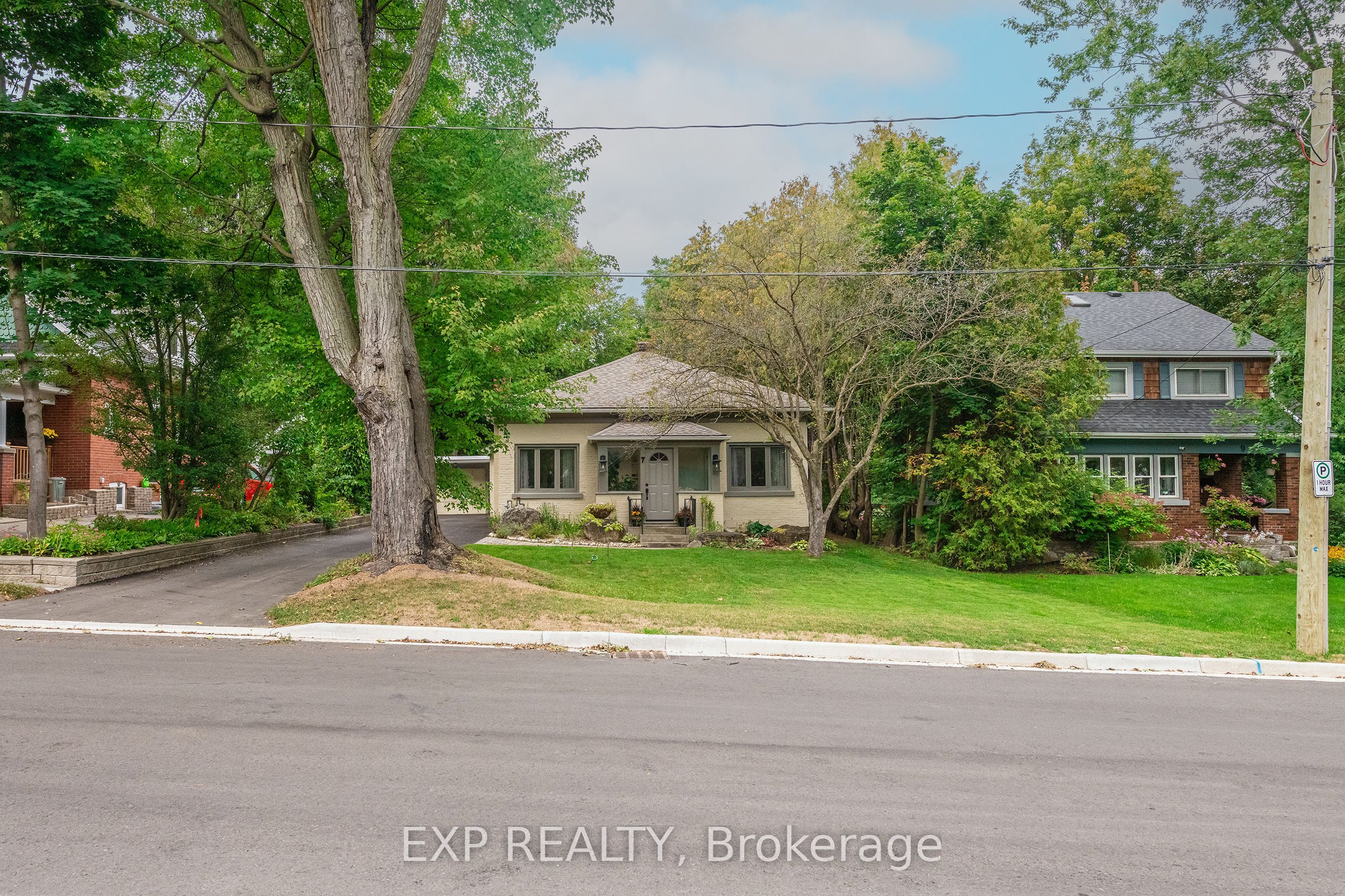 7 Third Avenue Property Photo 2