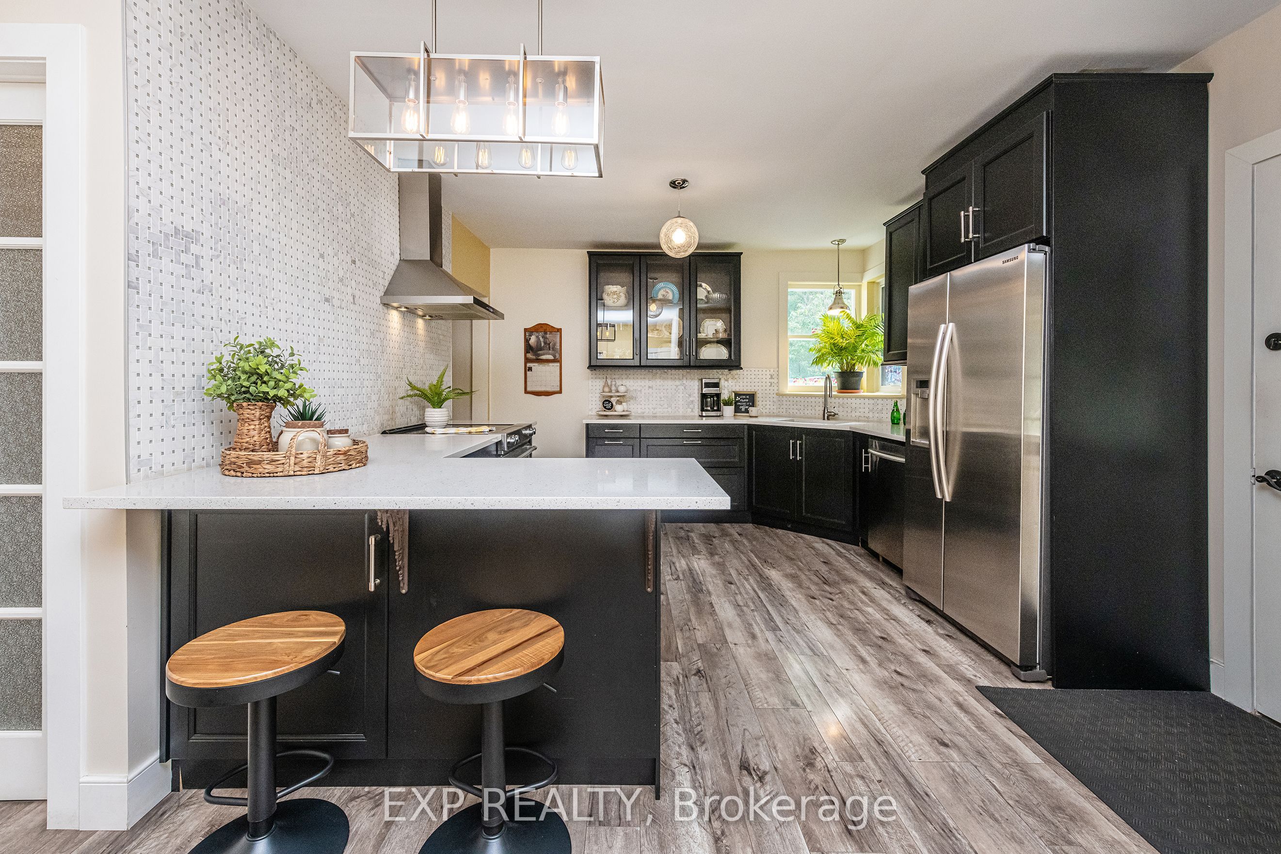7 Third Avenue Property Photo 19