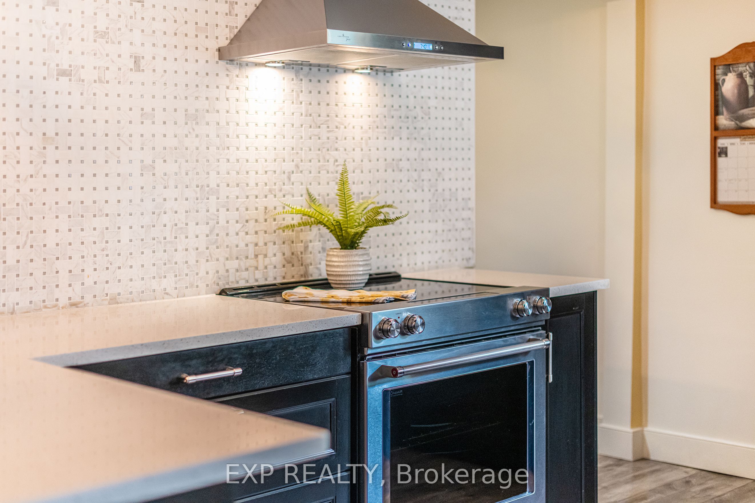 7 Third Avenue Property Photo 23