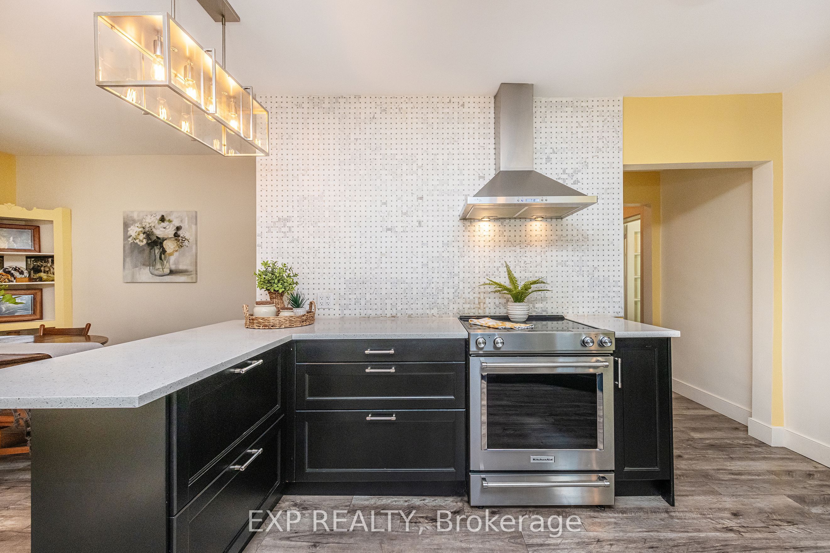 7 Third Avenue Property Photo 25