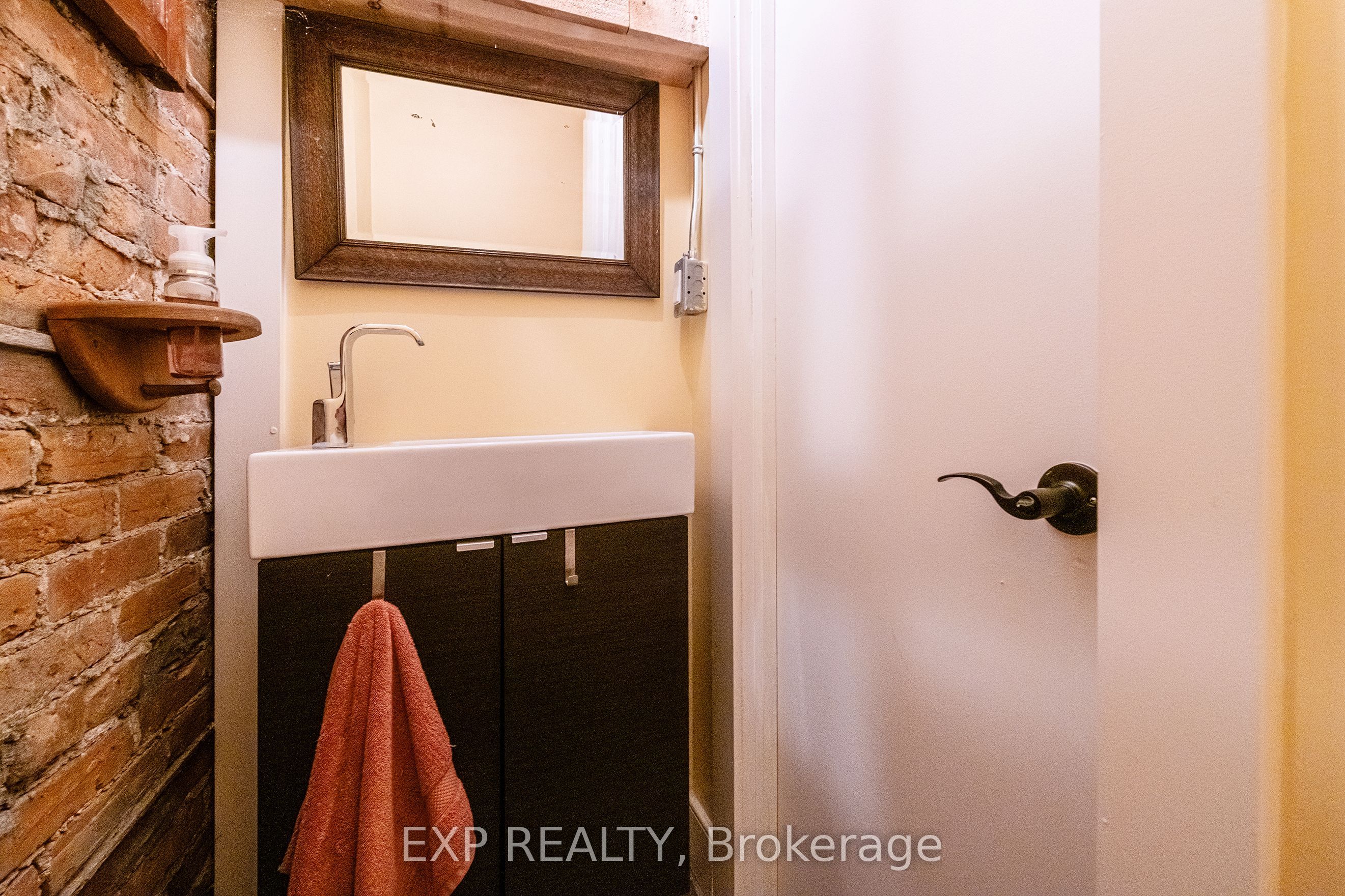 7 Third Avenue Property Photo 28