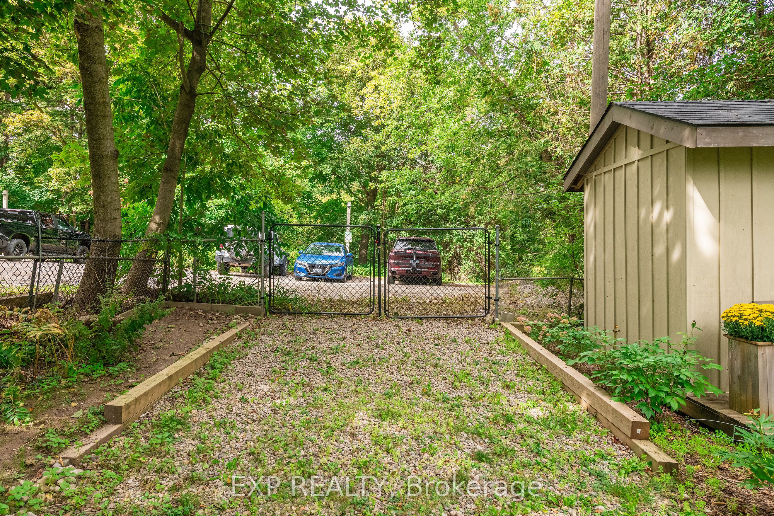 7 Third Avenue Property Photo 44