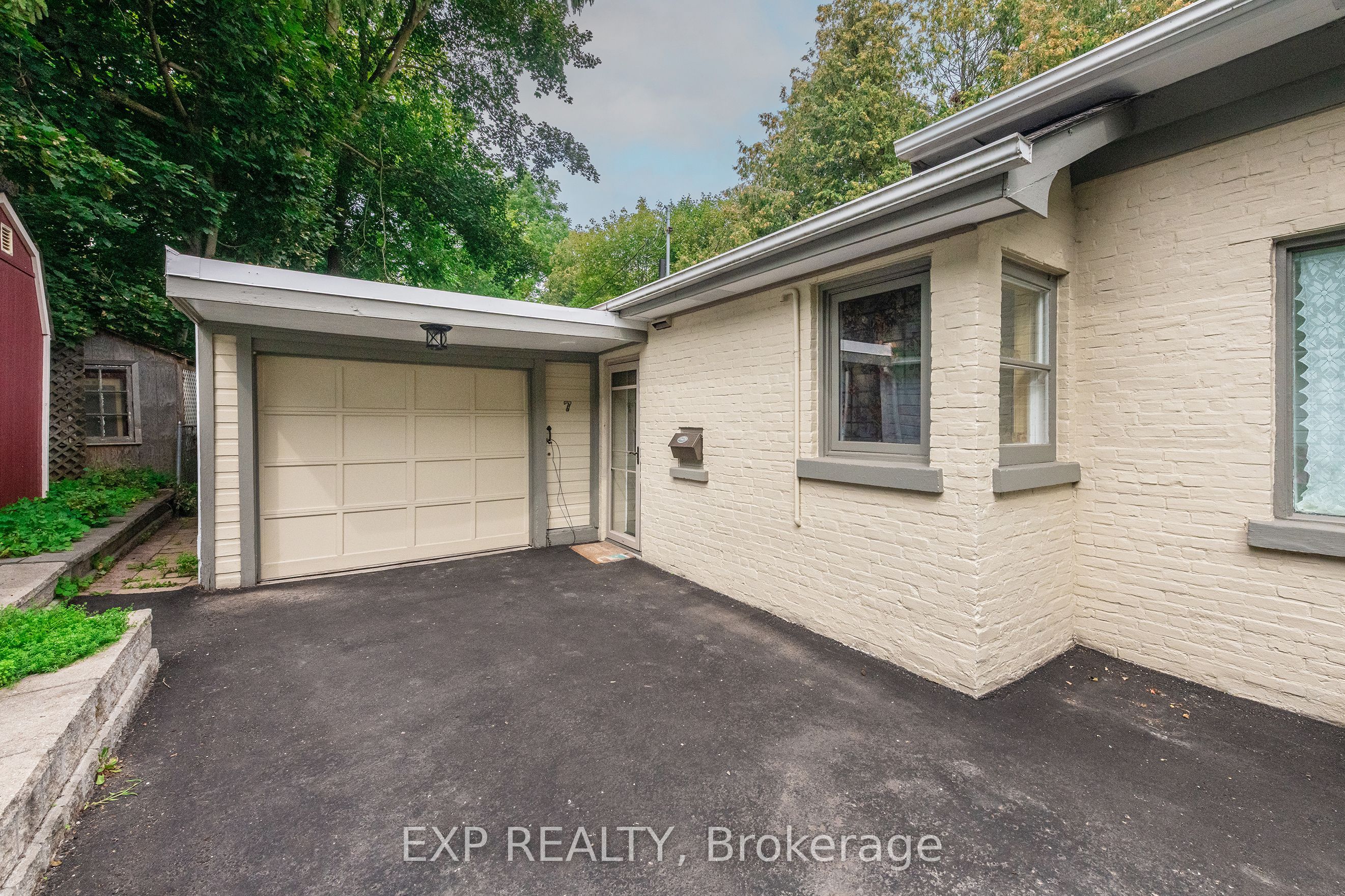 7 Third Avenue Property Photo 47