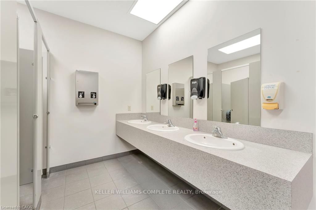 2189 Speers Road Property Photo 15