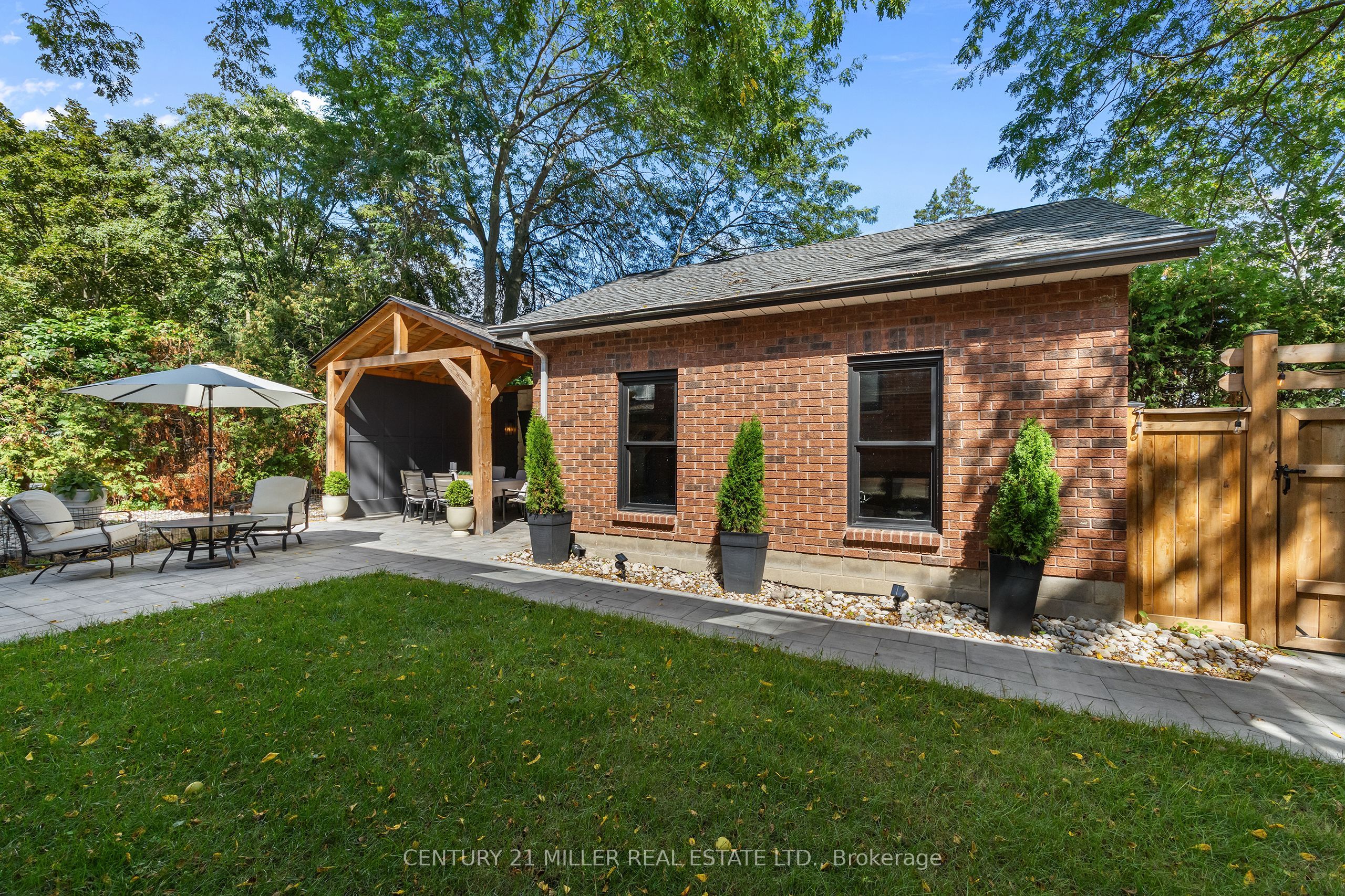 139 Allan Street Property Photo 33