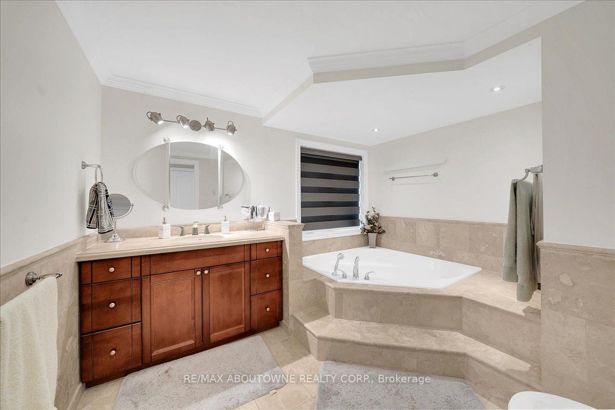 24 Golf View Drive Property Photo 20