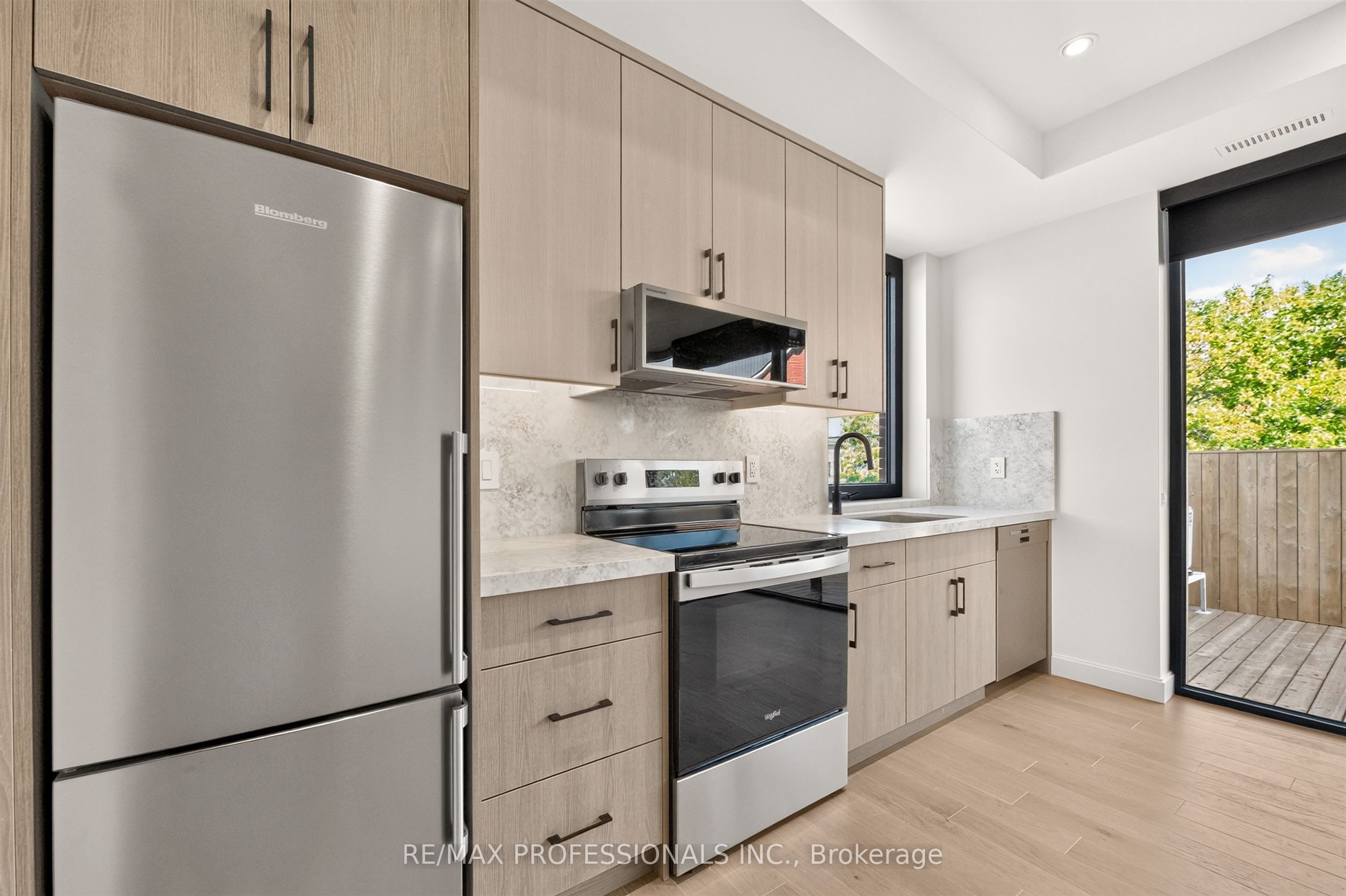 393 Perth Avenue 201 Property Photo 10