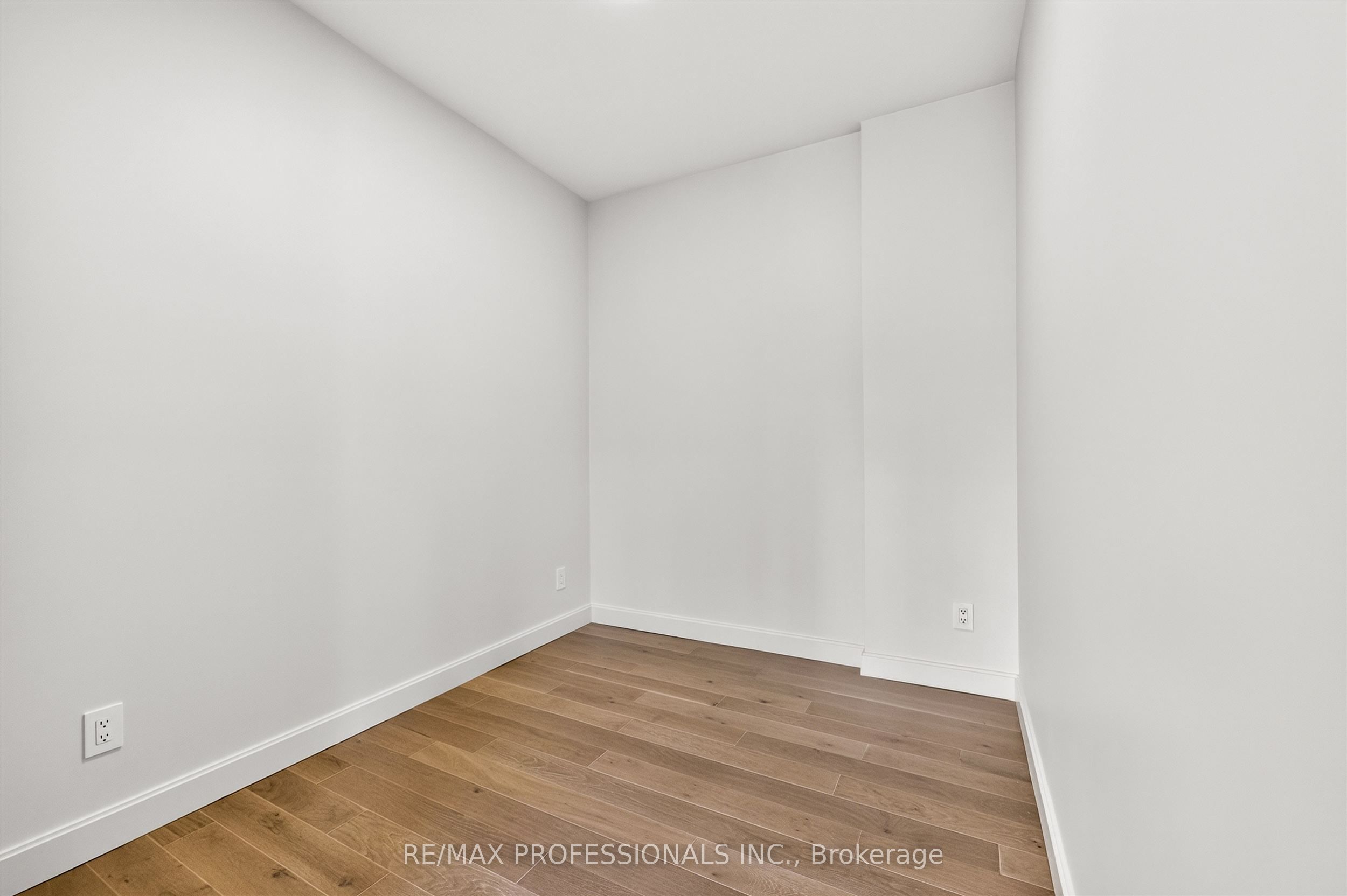 393 Perth Avenue 201 Property Photo 11