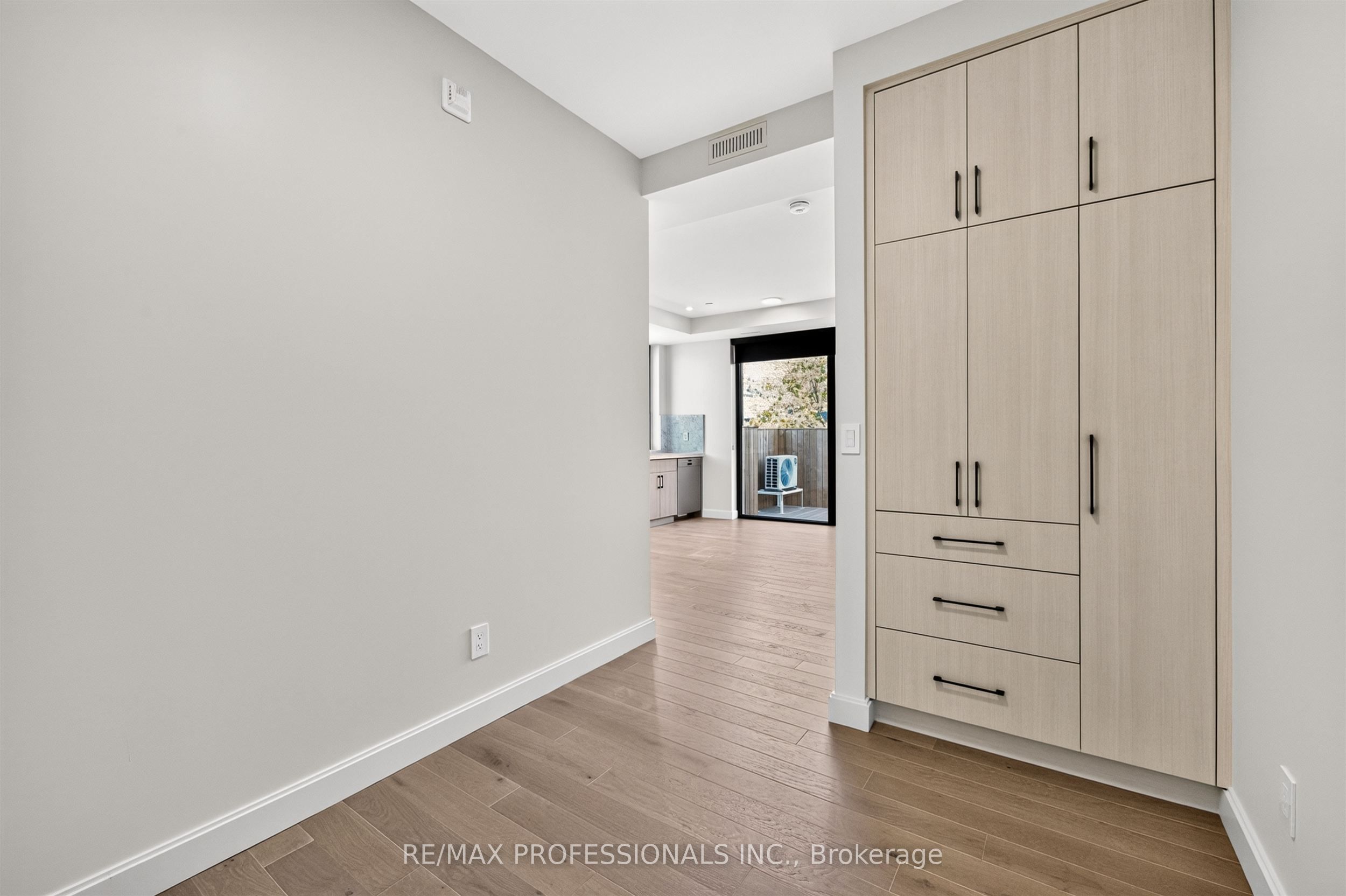 393 Perth Avenue 201 Property Photo 12
