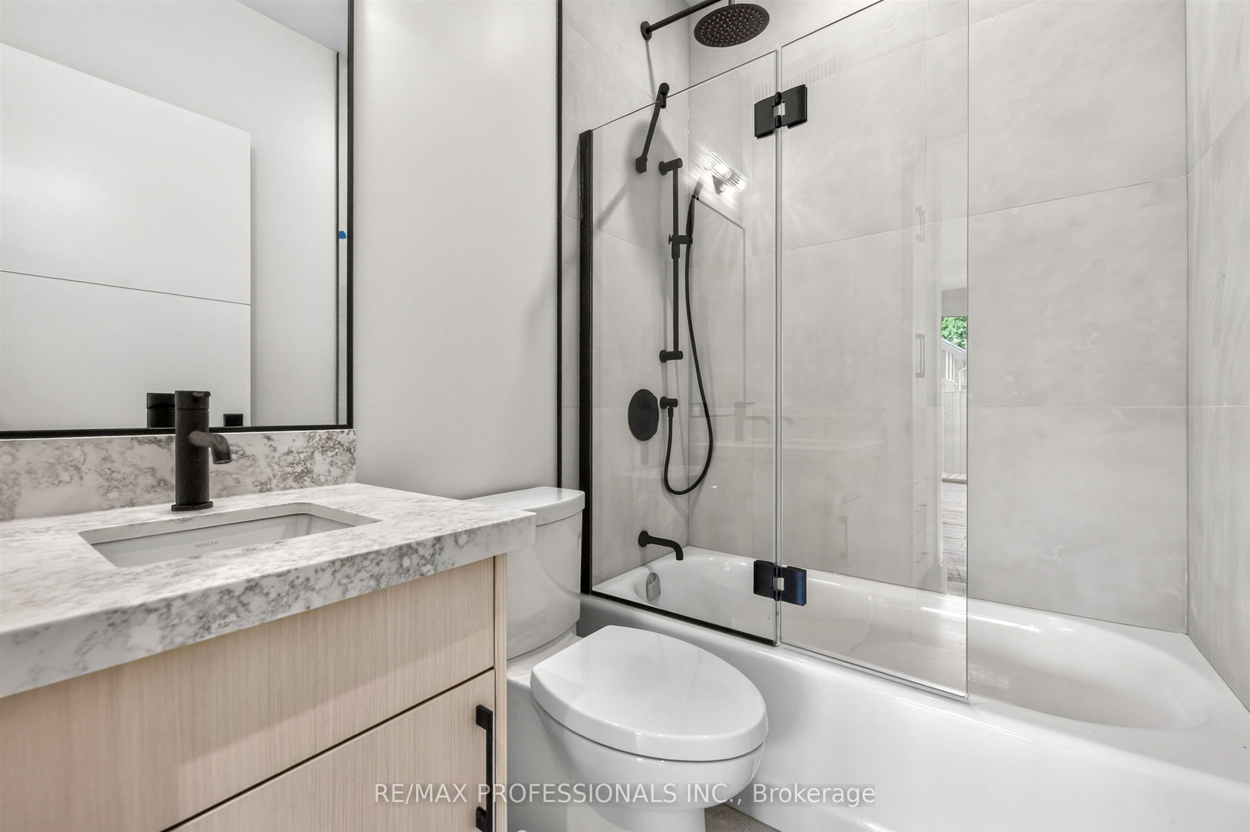 393 Perth Avenue 201 Property Photo 14