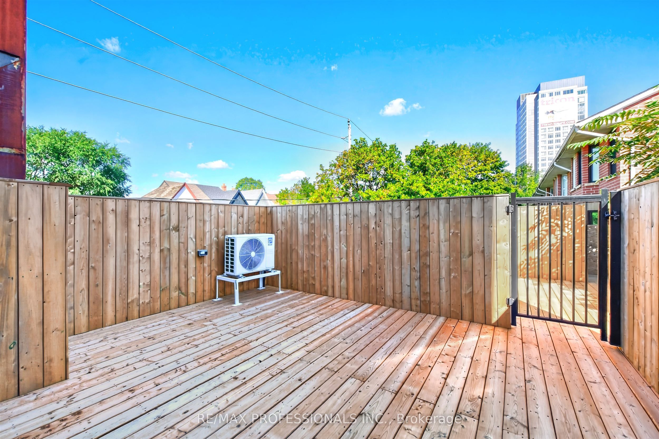 393 Perth Avenue 201 Property Photo 16