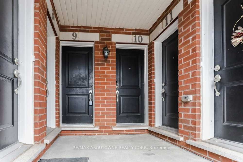 2579 Sixth Line 10 Property Photo 2