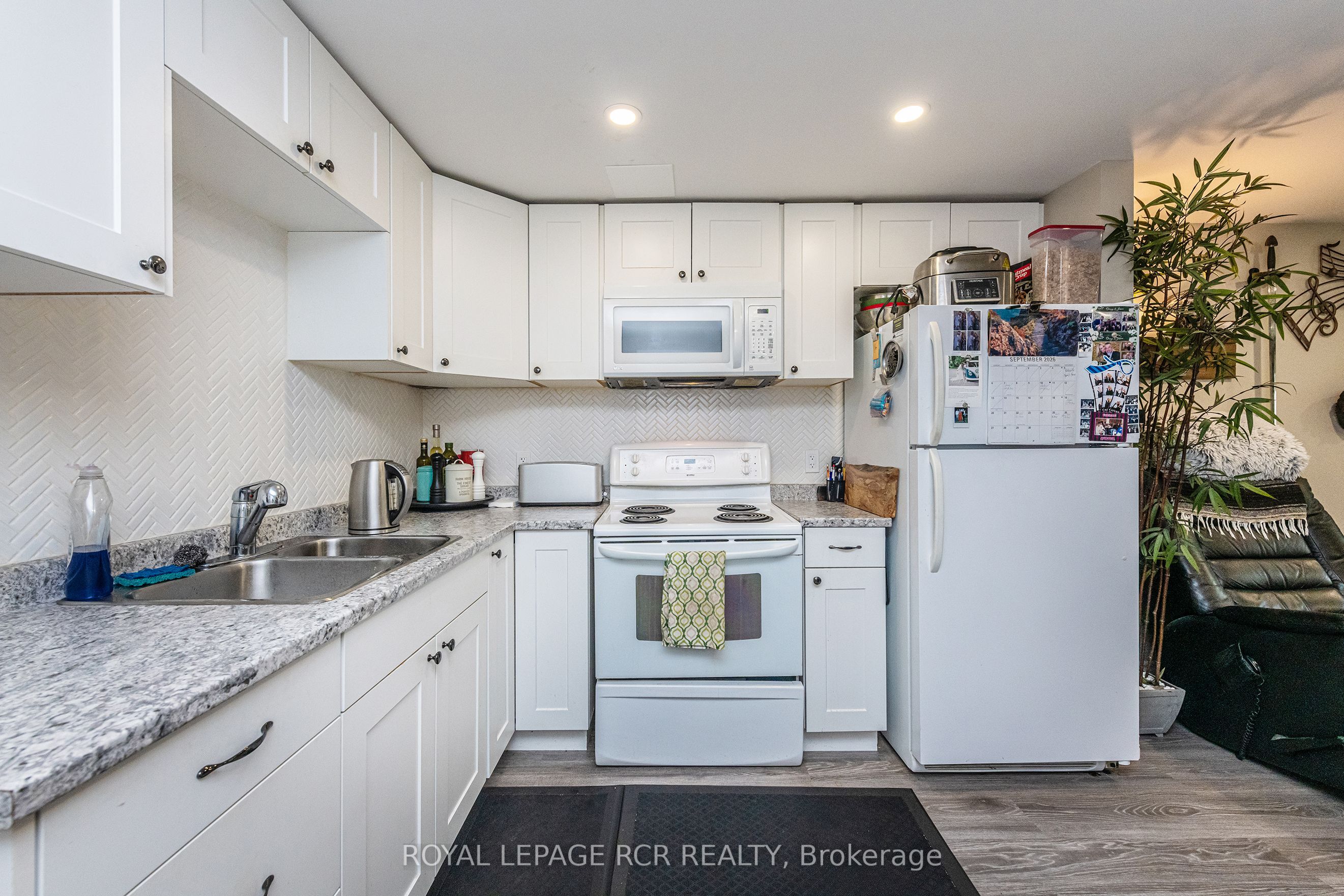 12 Steven Street Property Photo 4