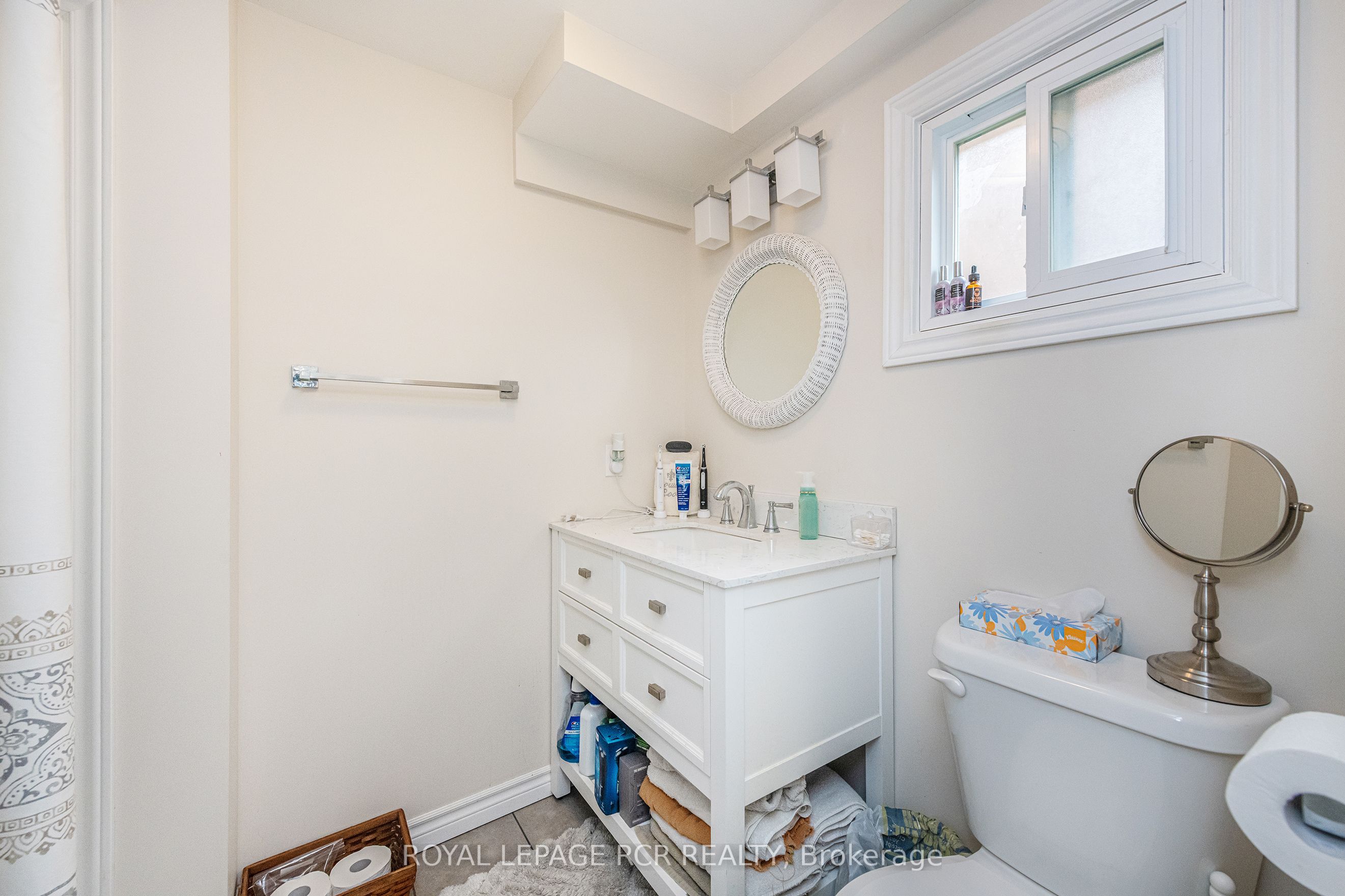 12 Steven Street Property Photo 9