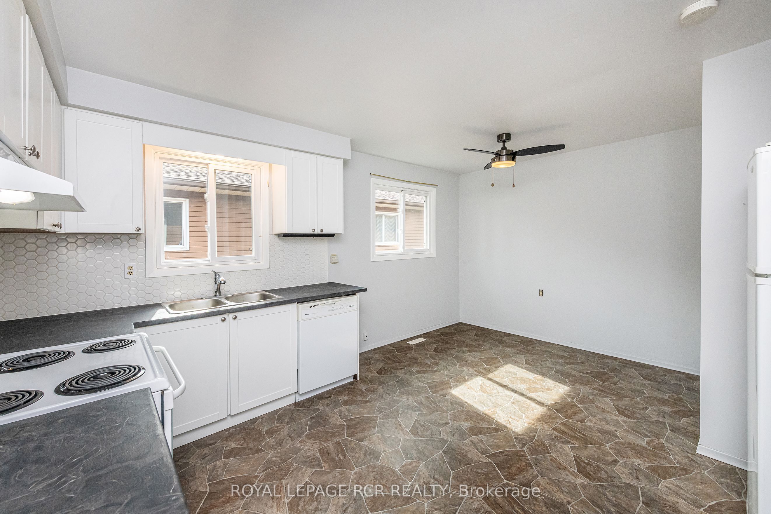12 Steven Street Property Photo 14