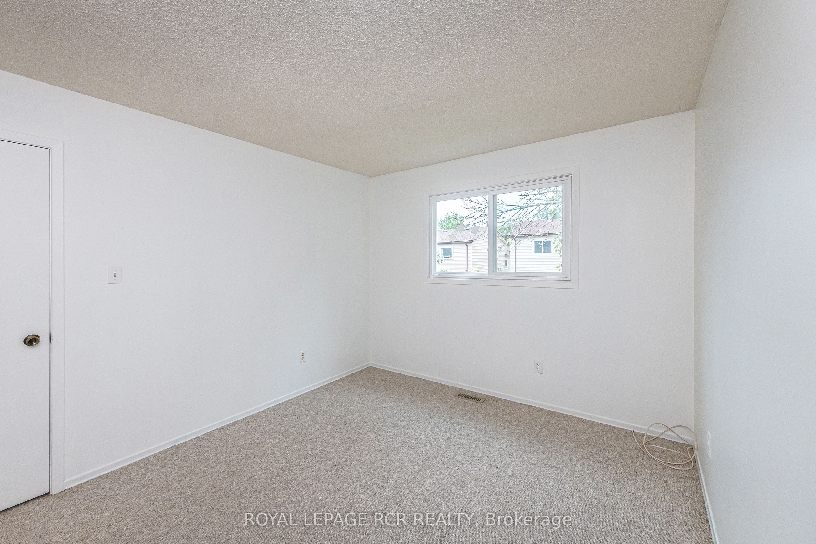 12 Steven Street Property Photo 16