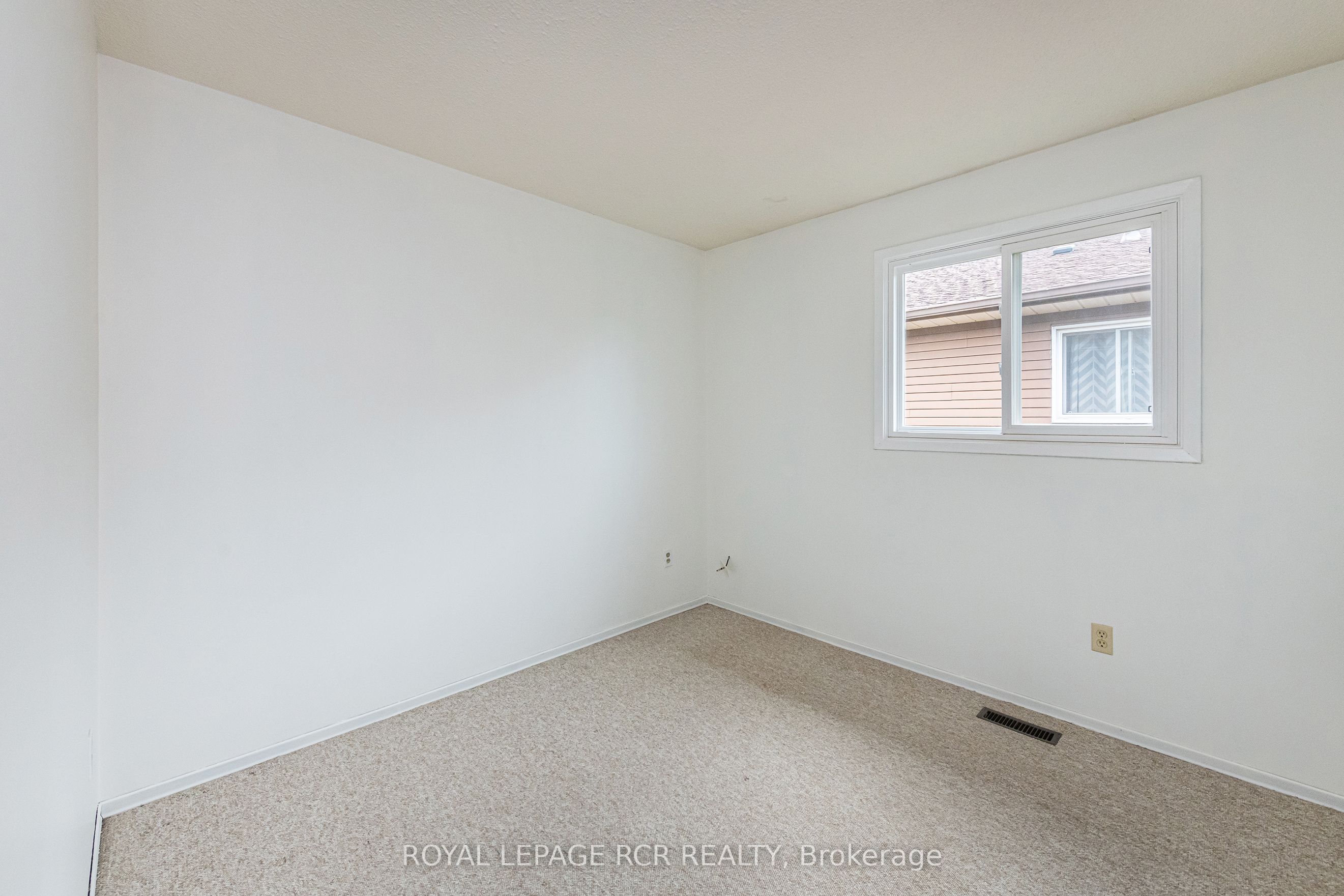 12 Steven Street Property Photo 21