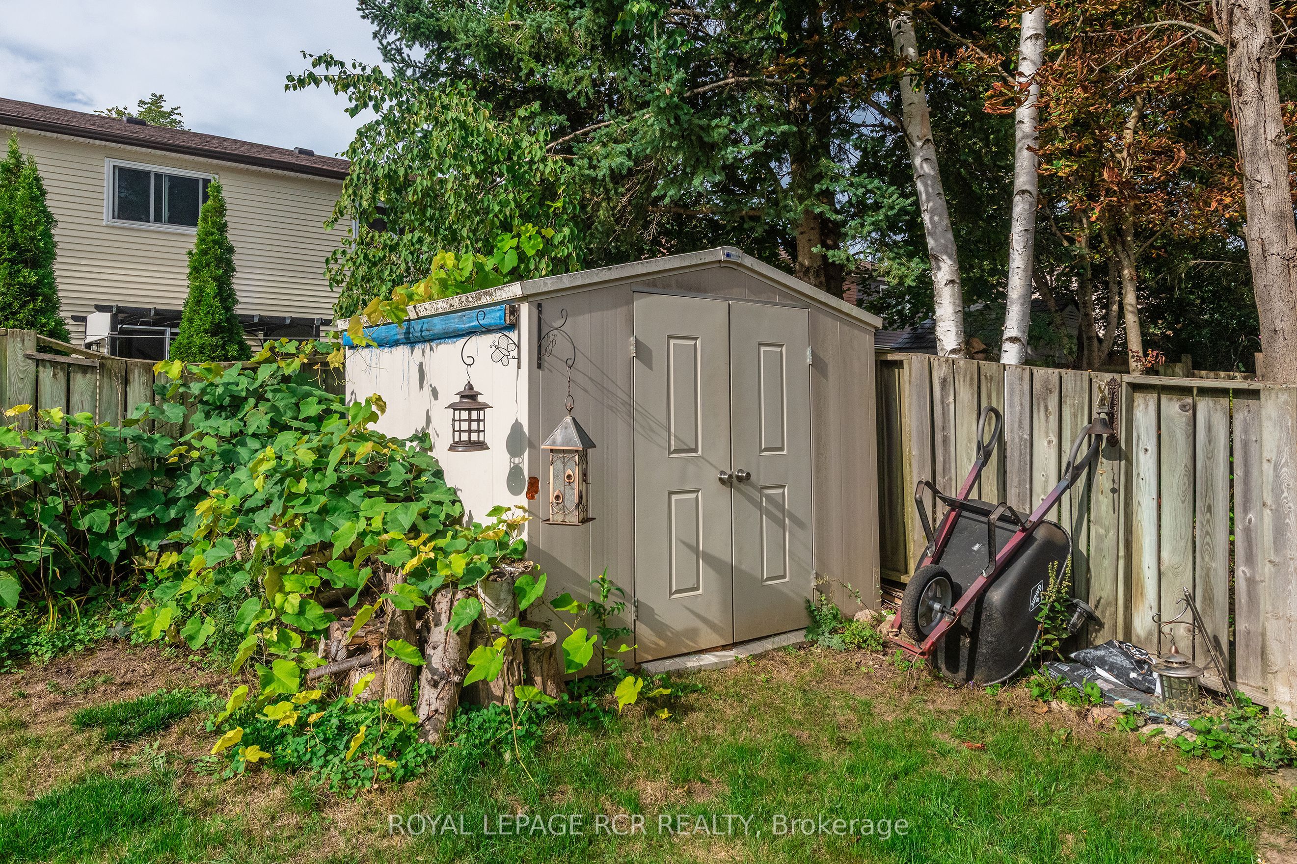 12 Steven Street Property Photo 25