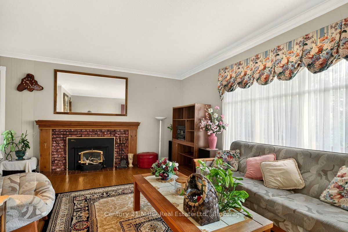 2013 Deramore Drive Property Photo 5
