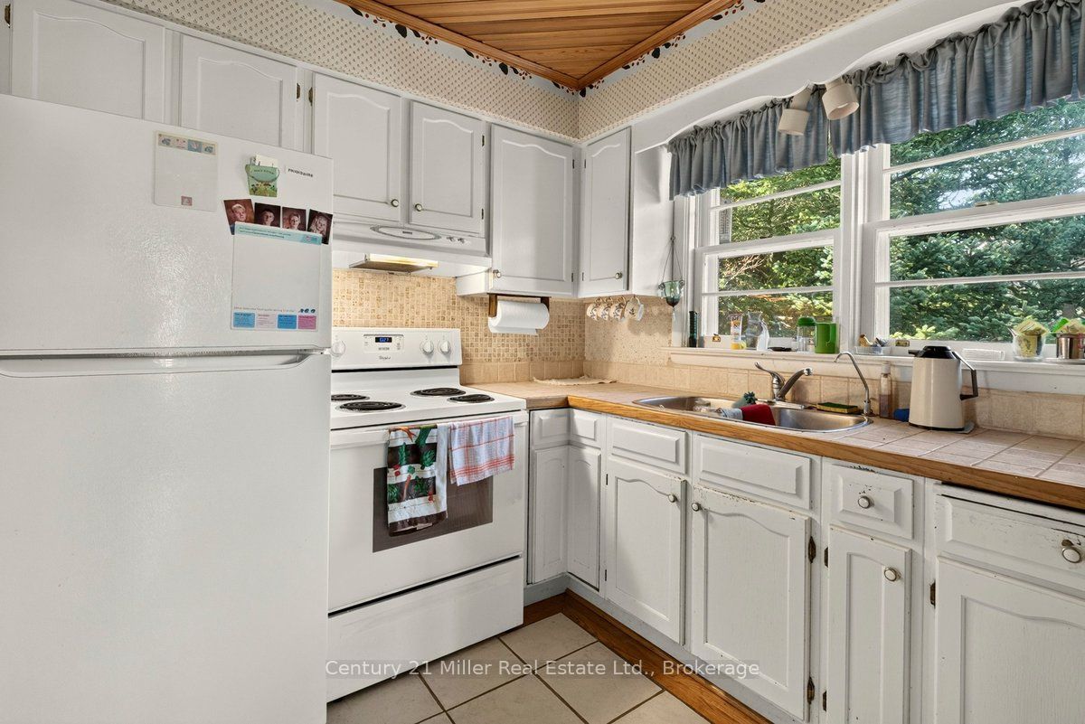 2013 Deramore Drive Property Photo 10