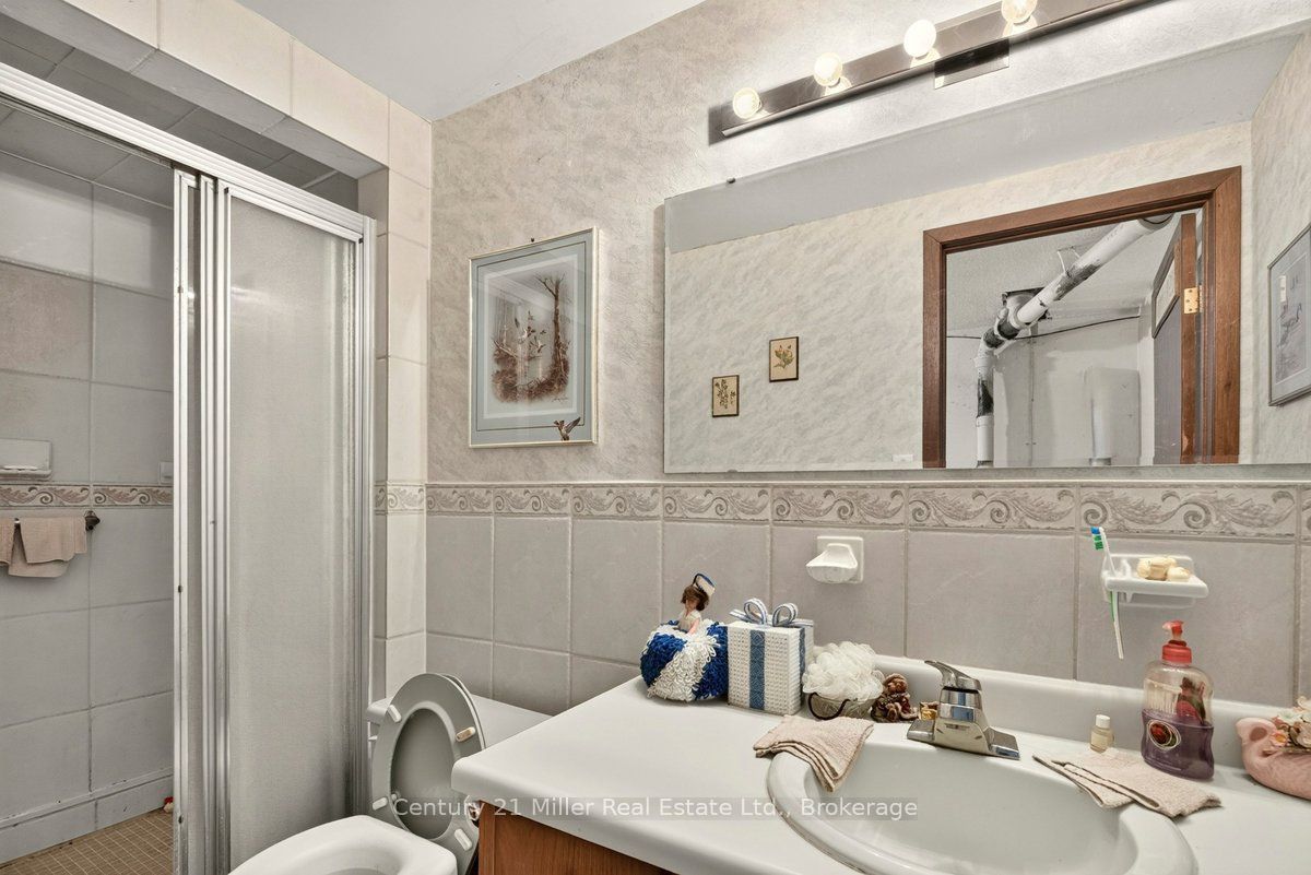 2013 Deramore Drive Property Photo 23