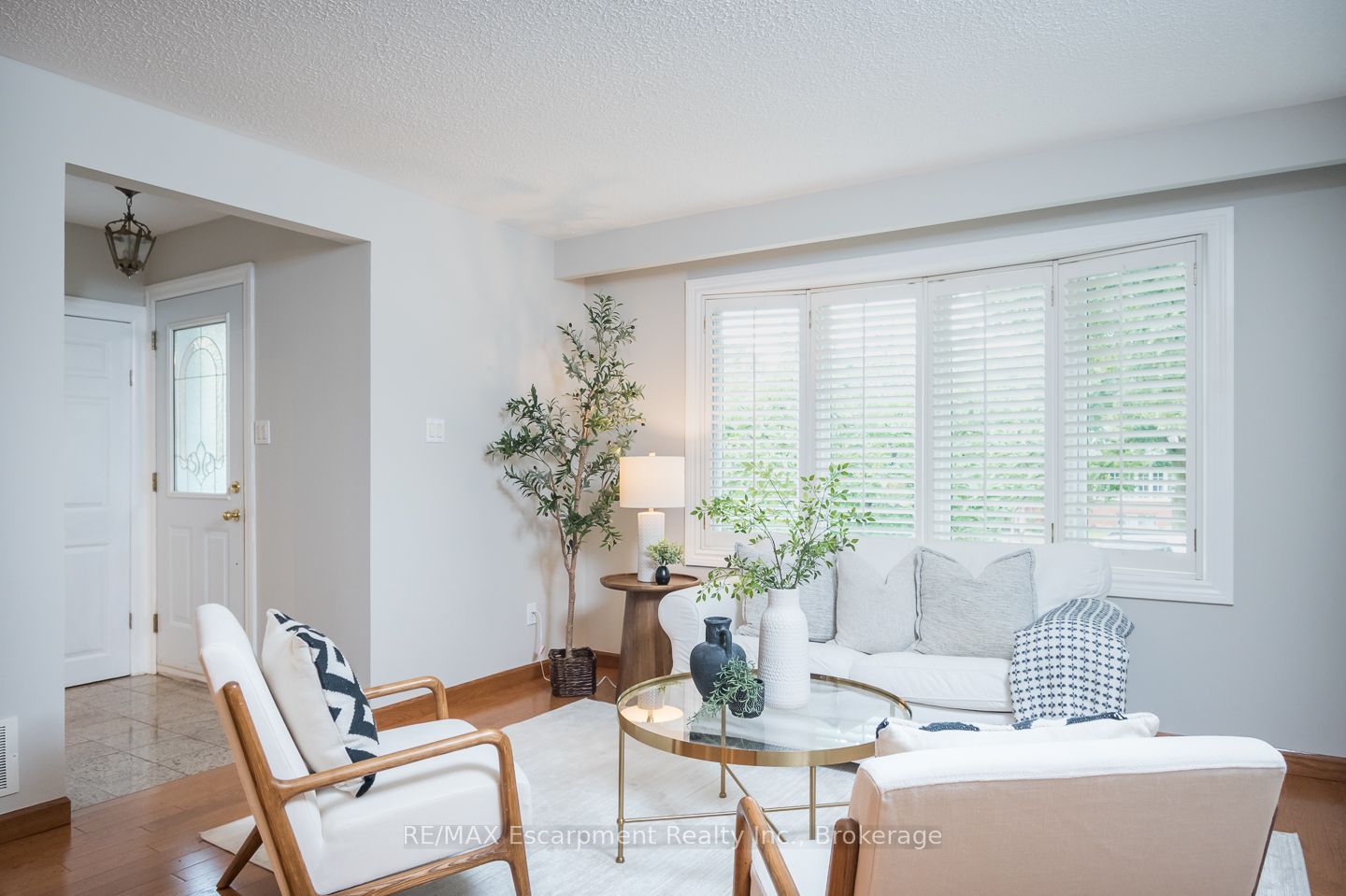 1237 Redbank Crescent Property Photo 2