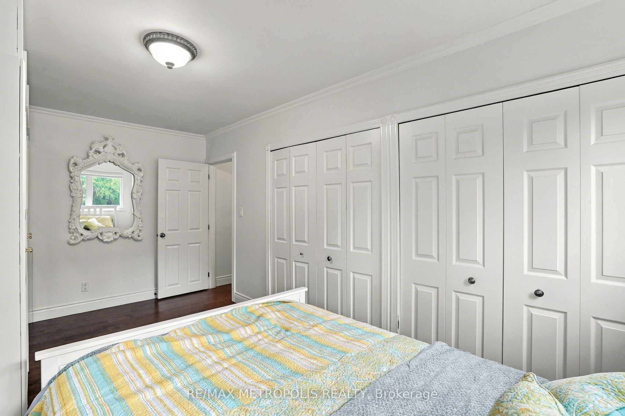 1228 Elgin Crescent Property Photo 33