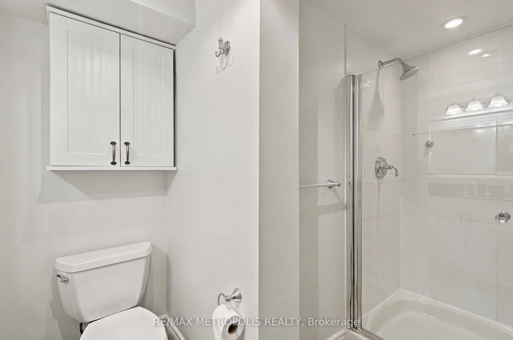 1228 Elgin Crescent Property Photo 43
